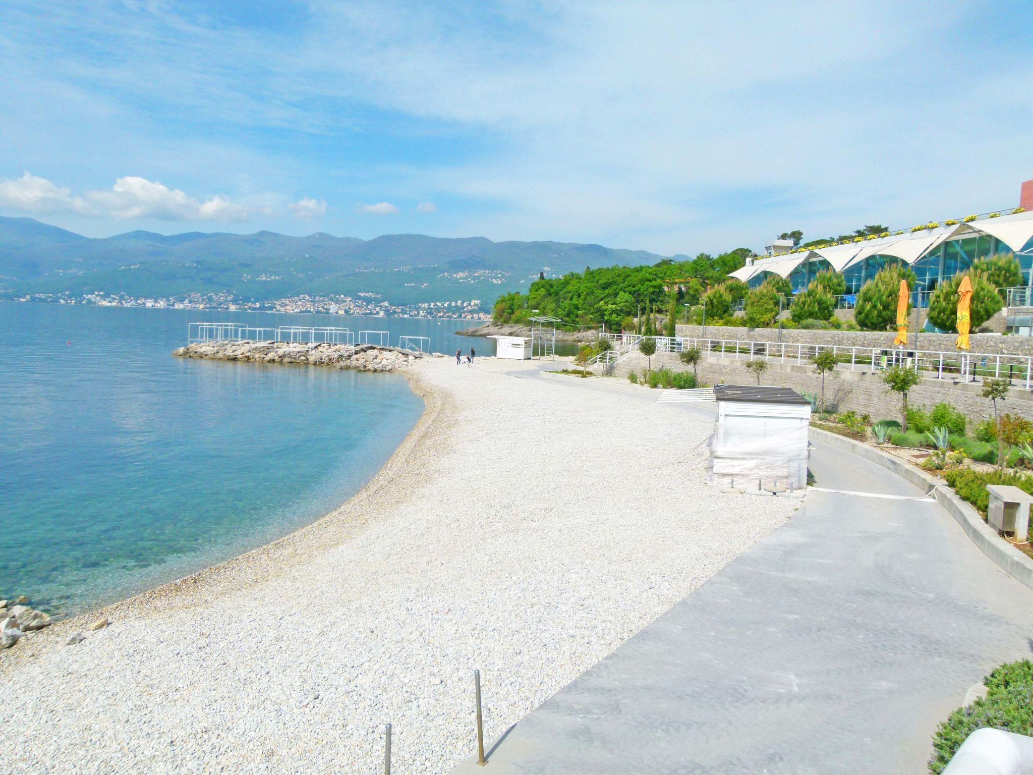 Foto 17 - Apartamento em Rijeka com terraço e vistas do mar