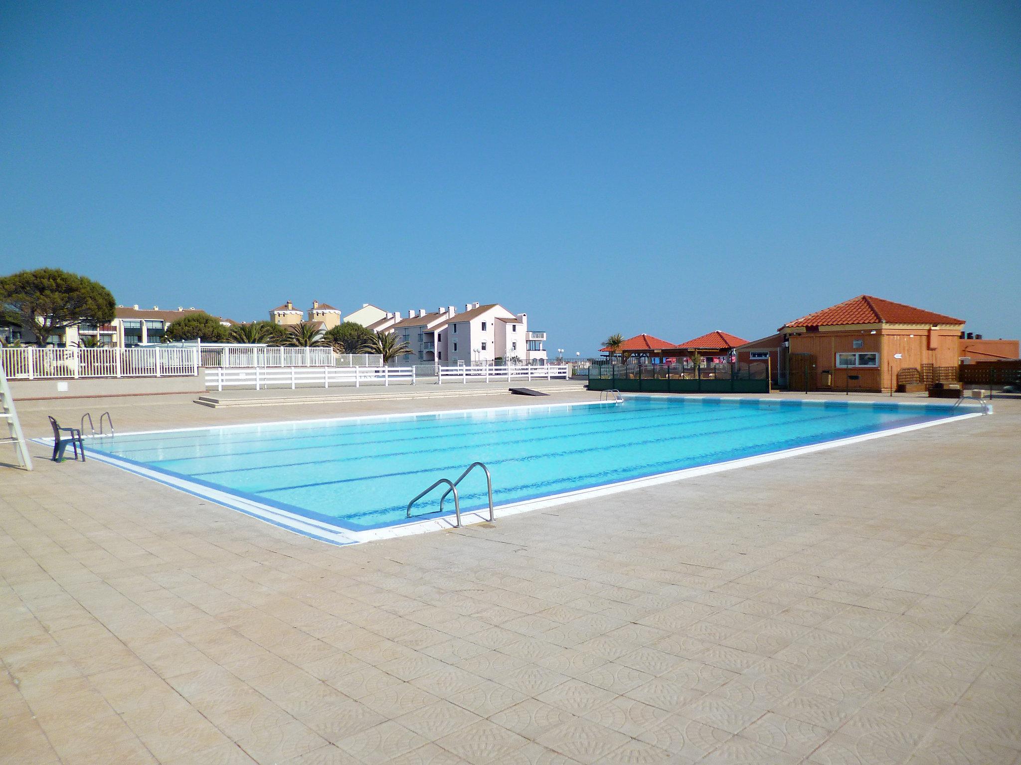 Photo 2 - 2 bedroom Apartment in Le Barcarès with swimming pool and sea view