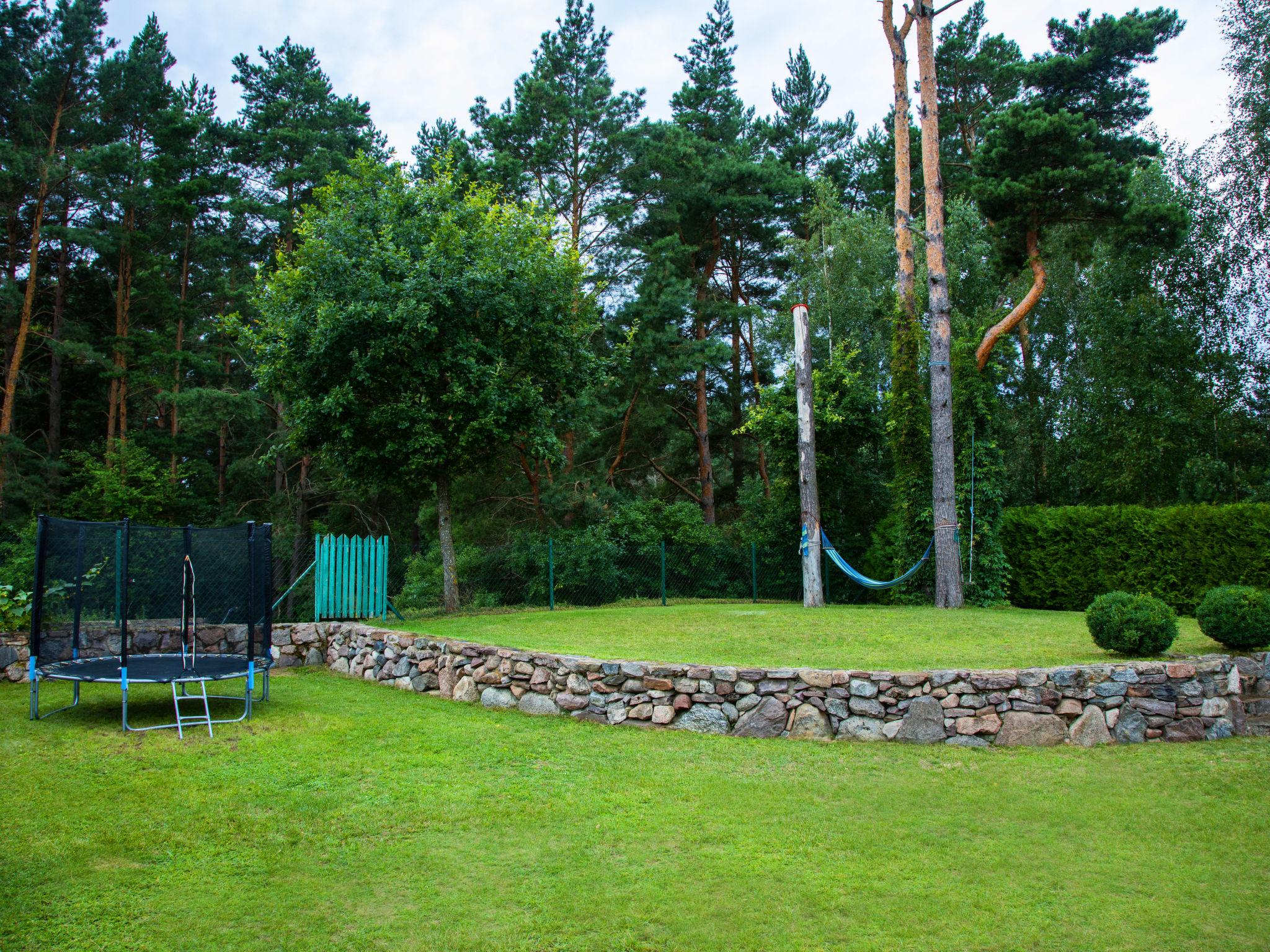 Photo 17 - Maison de 3 chambres à Kalinowo avec jardin et terrasse