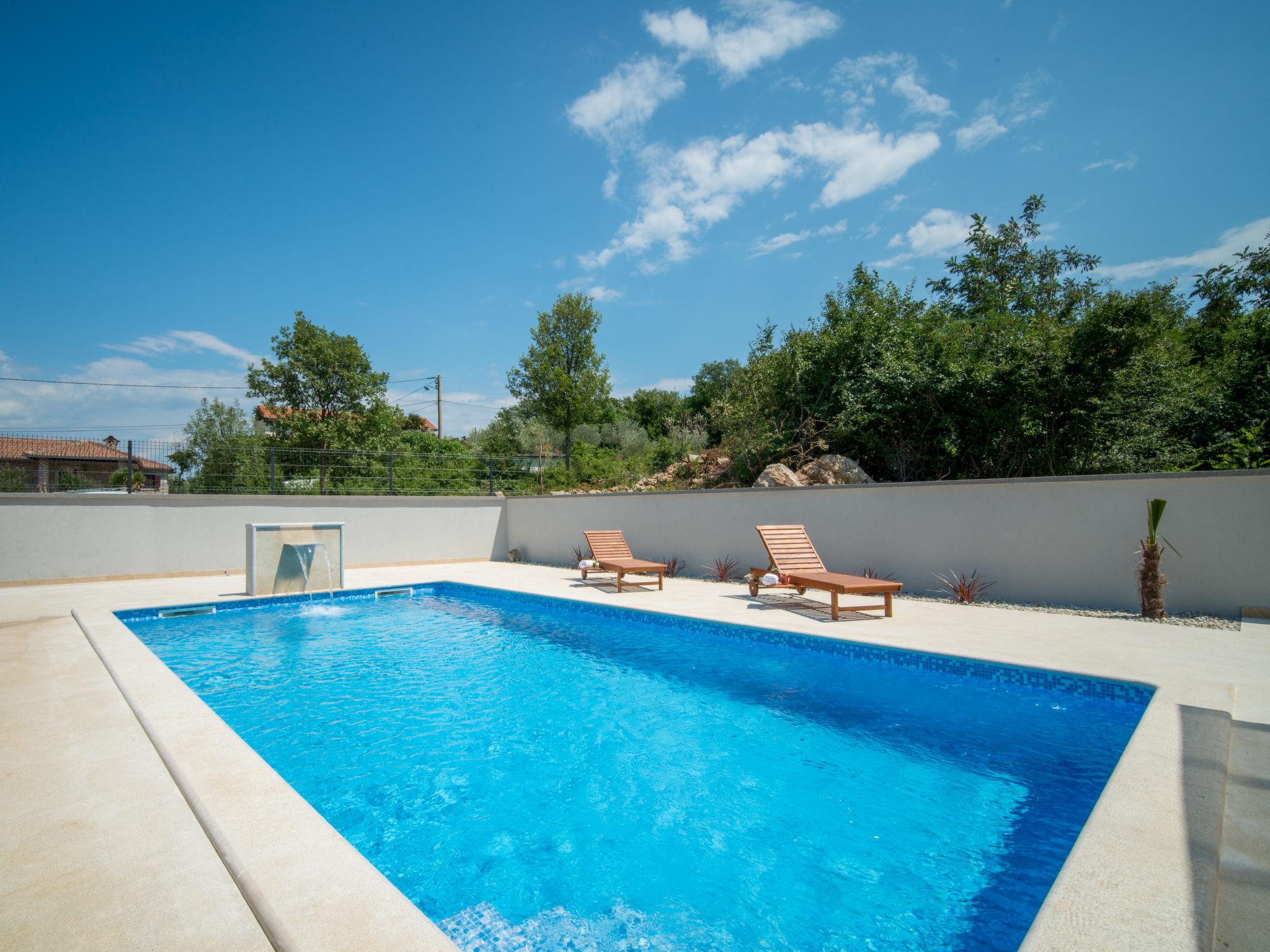 Photo 20 - Maison de 3 chambres à Dobrinj avec piscine privée et vues à la mer