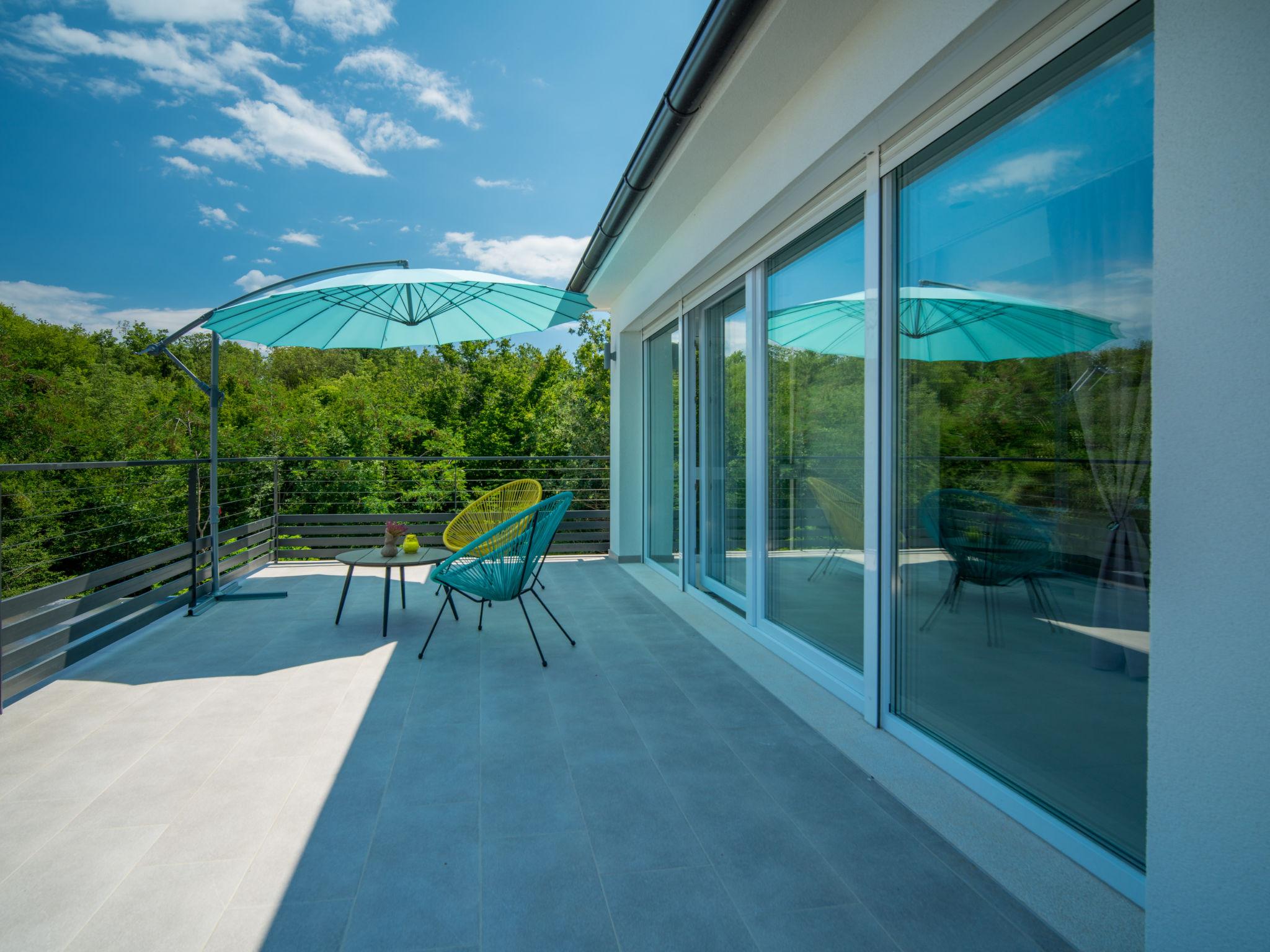 Photo 17 - Maison de 3 chambres à Dobrinj avec piscine privée et vues à la mer