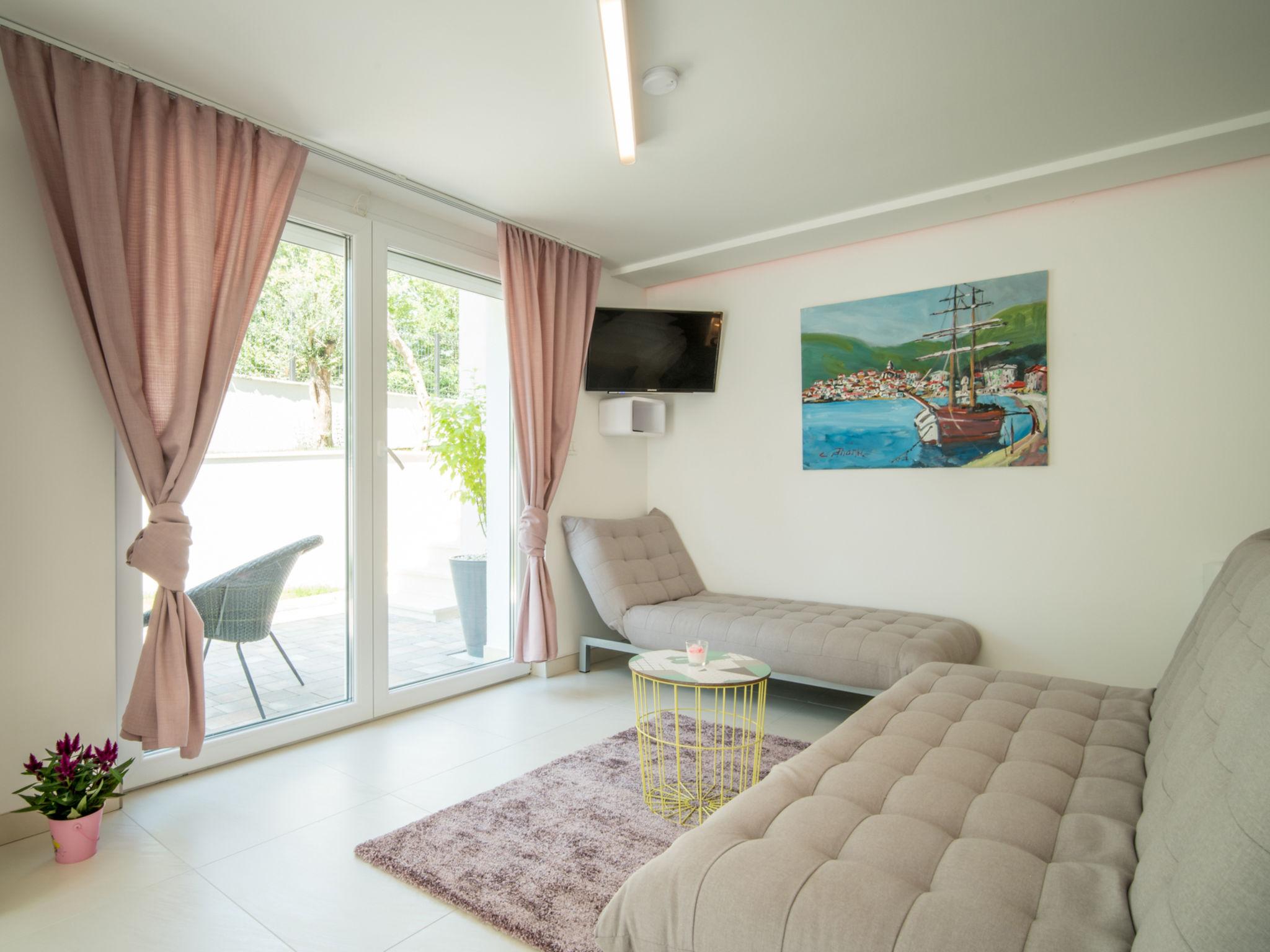 Photo 22 - Maison de 3 chambres à Dobrinj avec piscine privée et vues à la mer