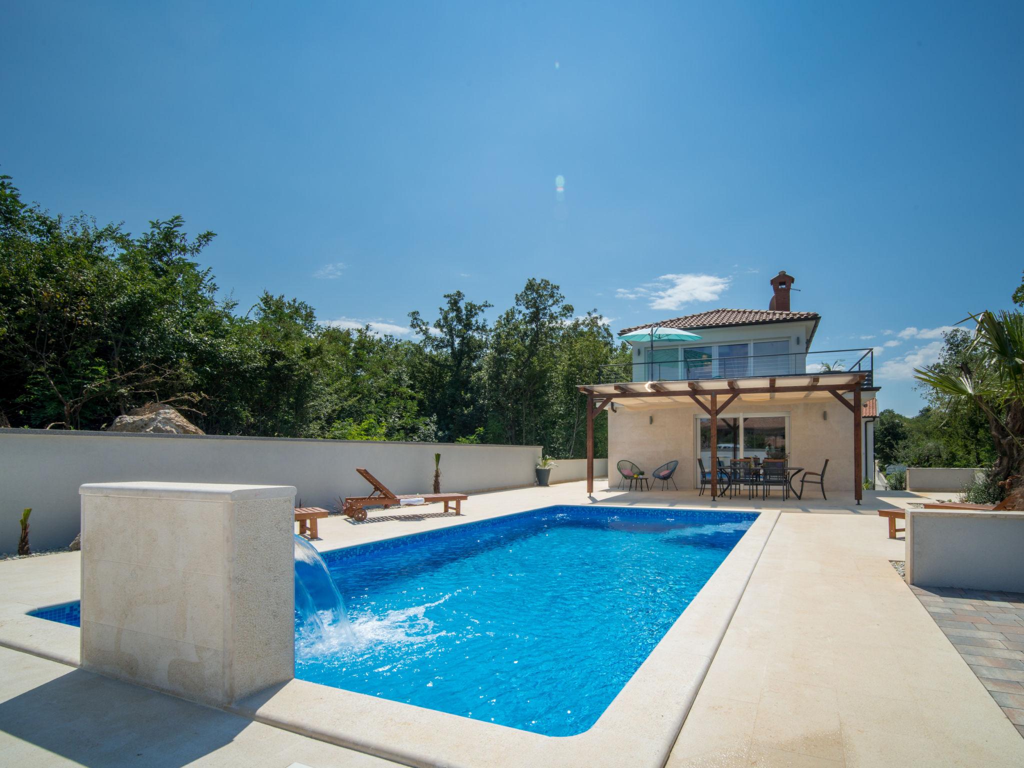 Photo 29 - 3 bedroom House in Dobrinj with private pool and garden