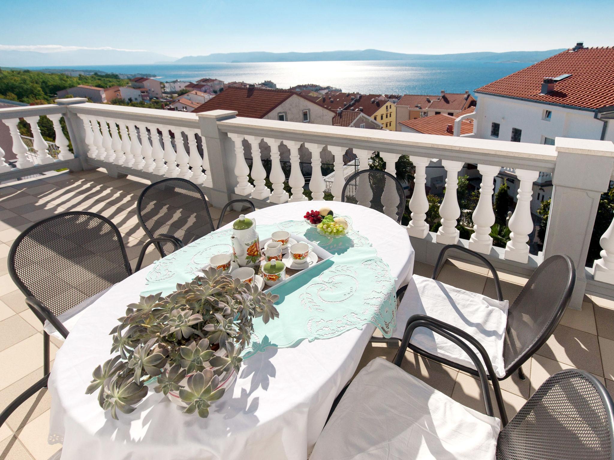Foto 3 - Apartamento de 2 habitaciones en Crikvenica con piscina y vistas al mar