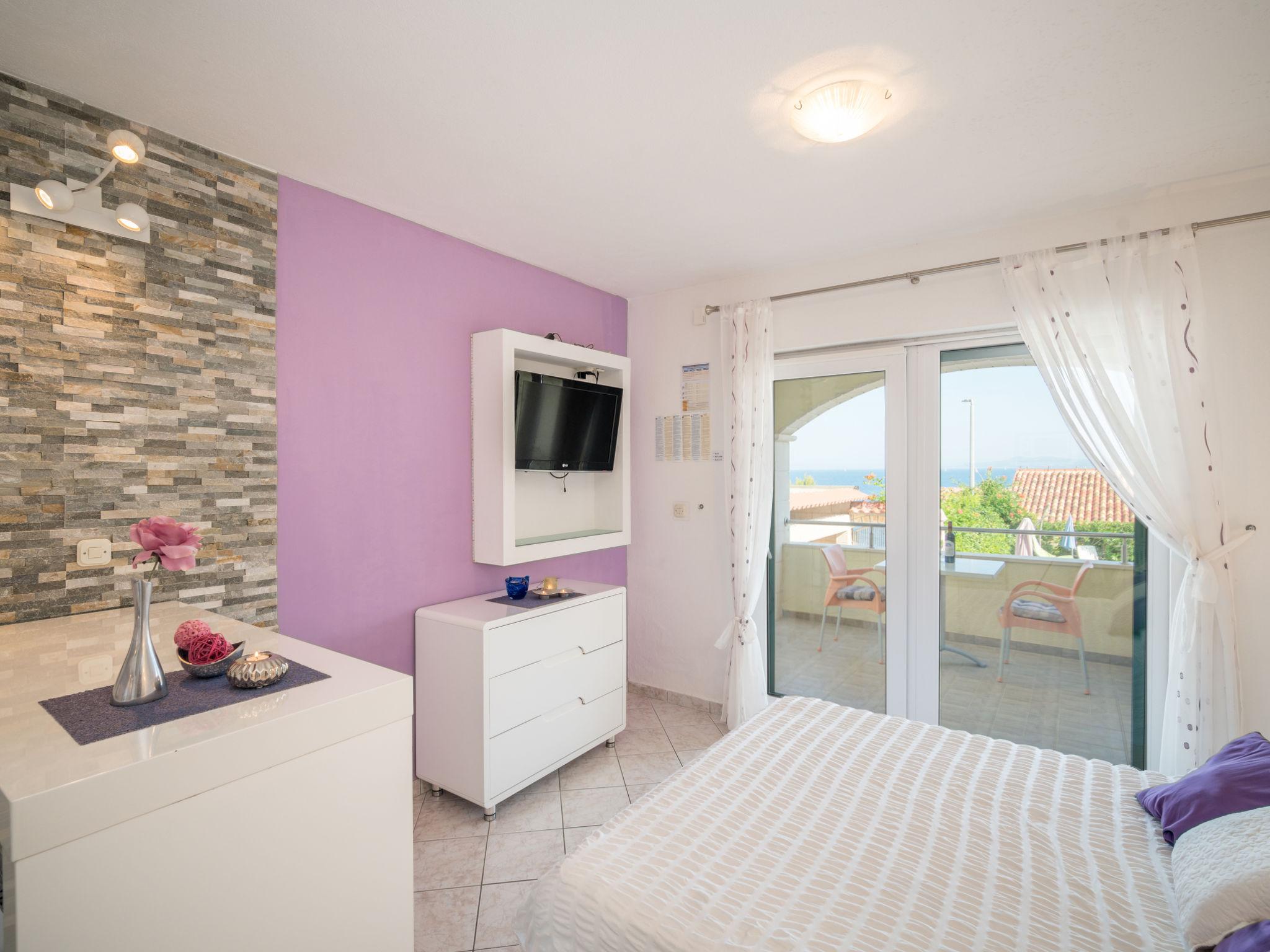 Photo 8 - Apartment in Okrug with swimming pool and sea view