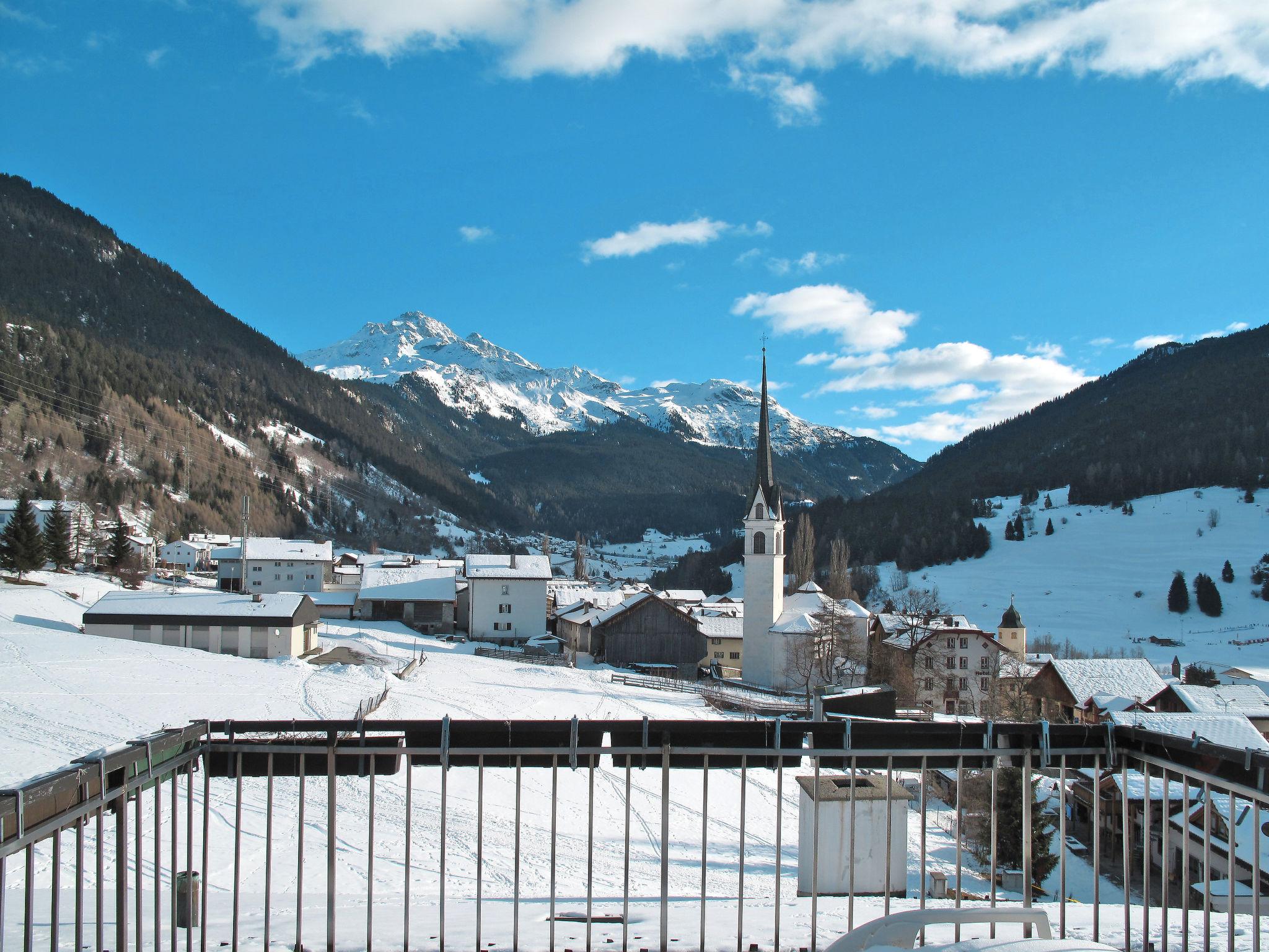 Foto 15 - Appartamento con 3 camere da letto a Surses con vista sulle montagne