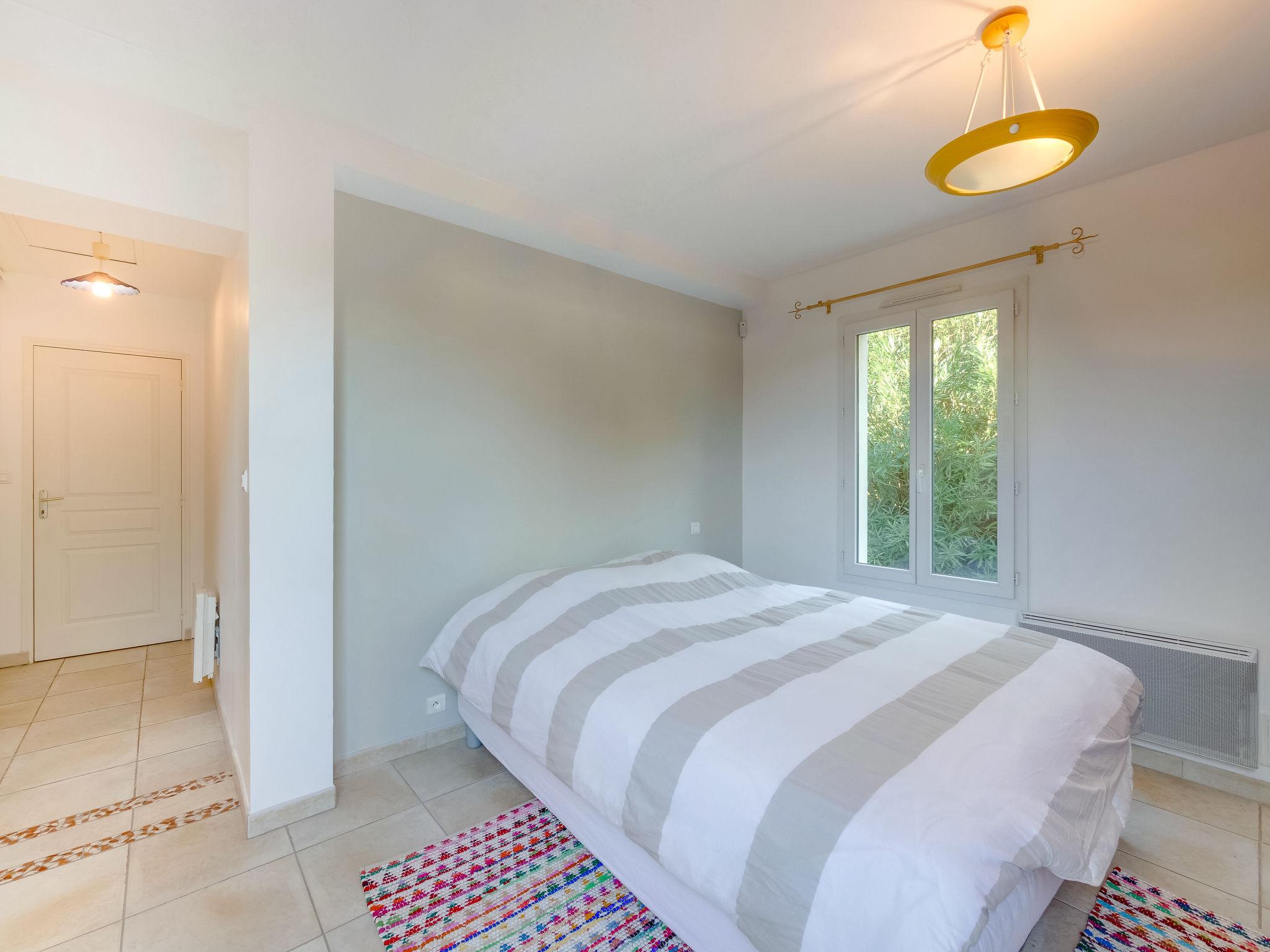 Foto 11 - Casa con 5 camere da letto a Saint-Palais-sur-Mer con piscina privata e vista mare