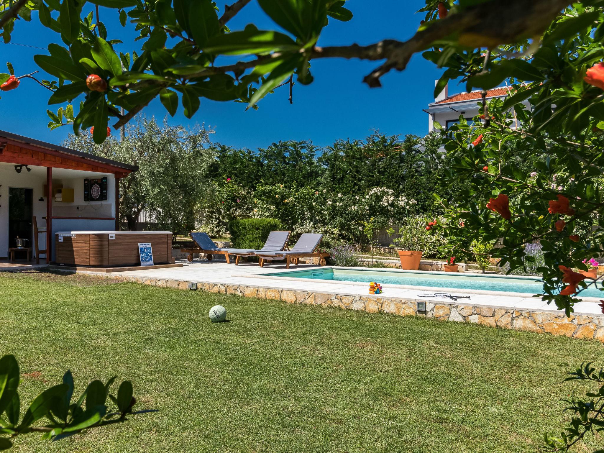 Foto 7 - Casa de 5 habitaciones en Kaštelir-Labinci con piscina privada y vistas al mar