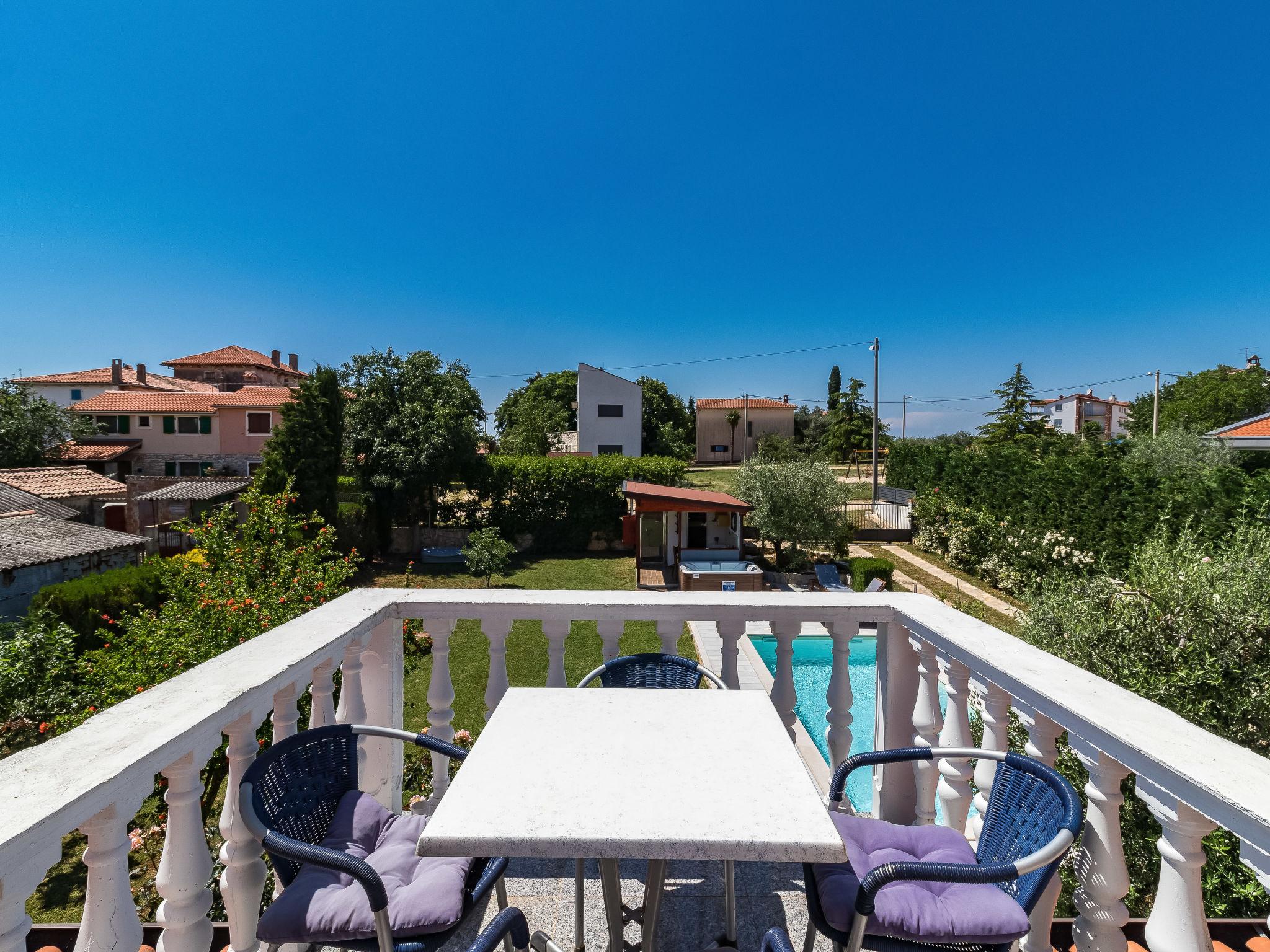 Photo 31 - Maison de 5 chambres à Kaštelir-Labinci avec piscine privée et vues à la mer