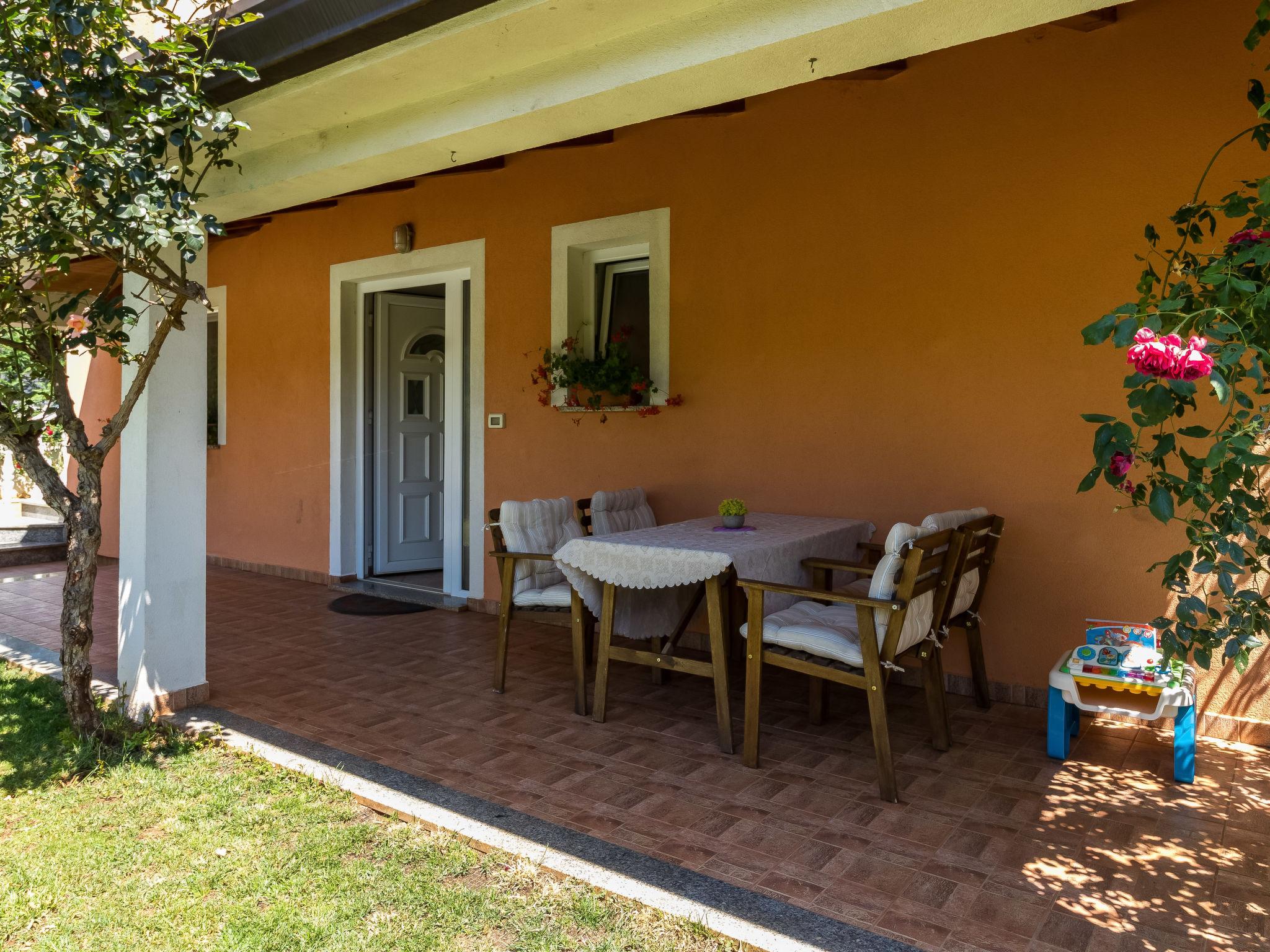 Photo 20 - Maison de 5 chambres à Kaštelir-Labinci avec piscine privée et jardin