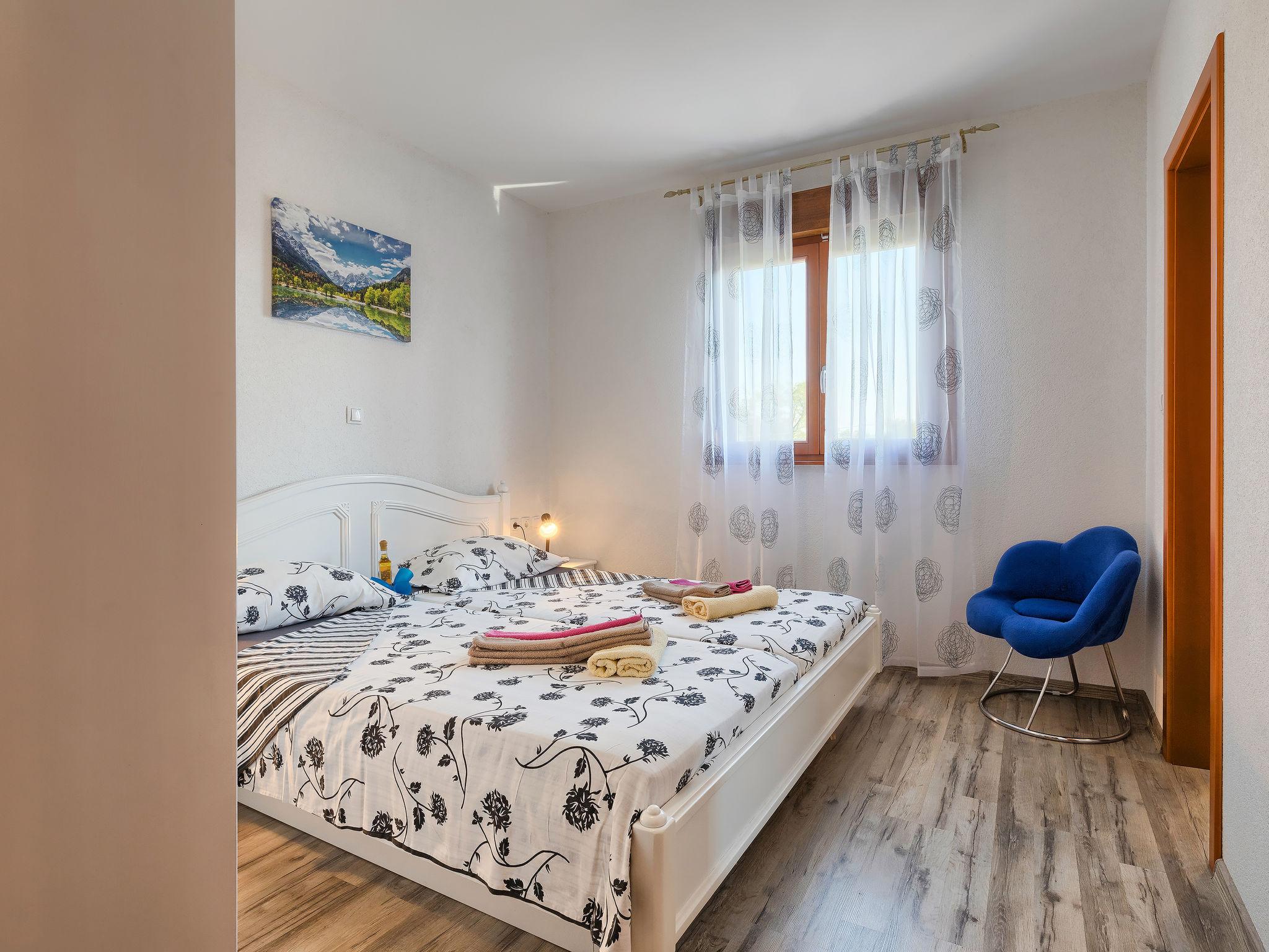 Foto 14 - Casa con 3 camere da letto a Žminj con piscina privata e giardino