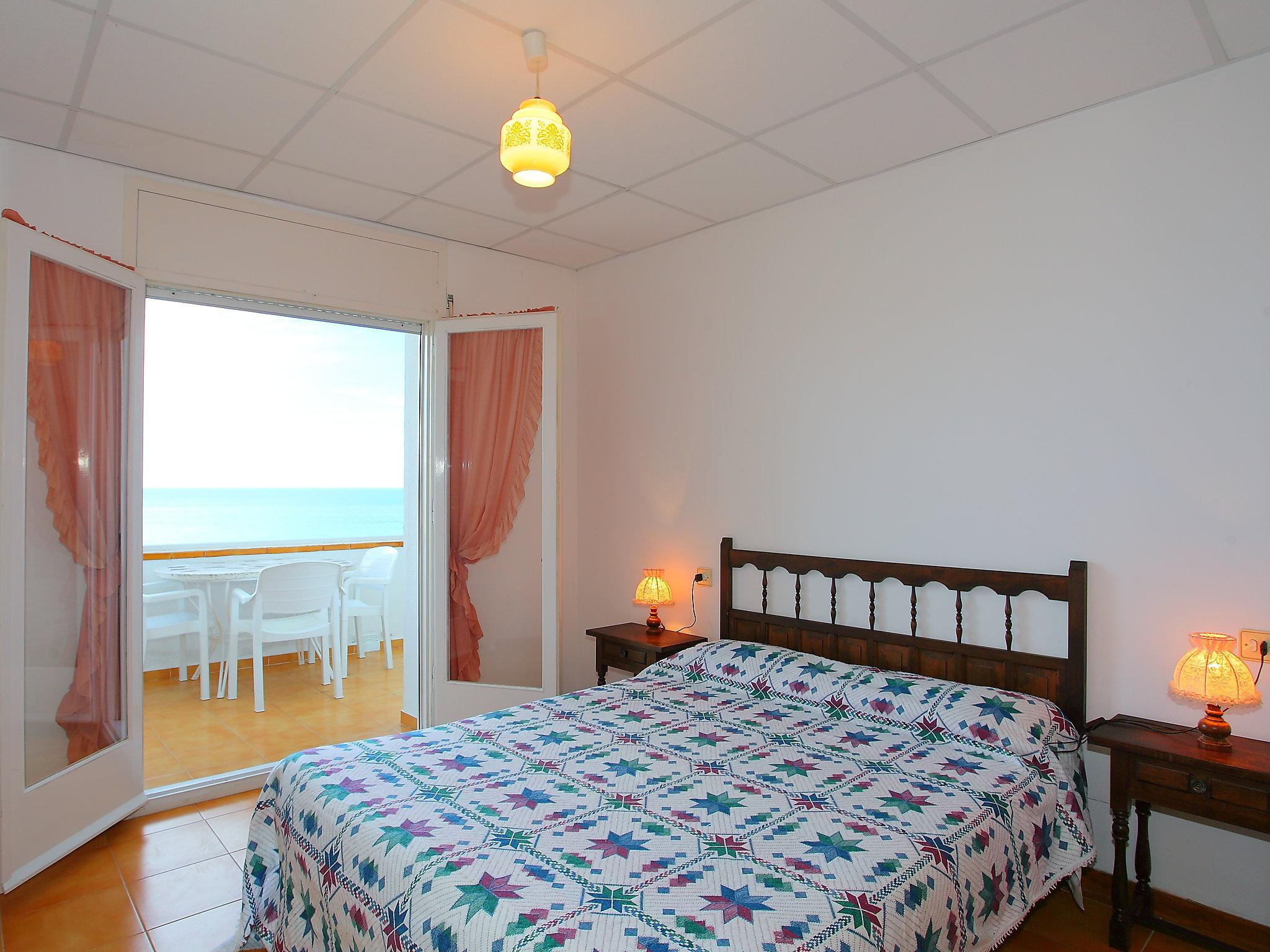 Foto 4 - Appartamento con 2 camere da letto a Llançà con terrazza e vista mare