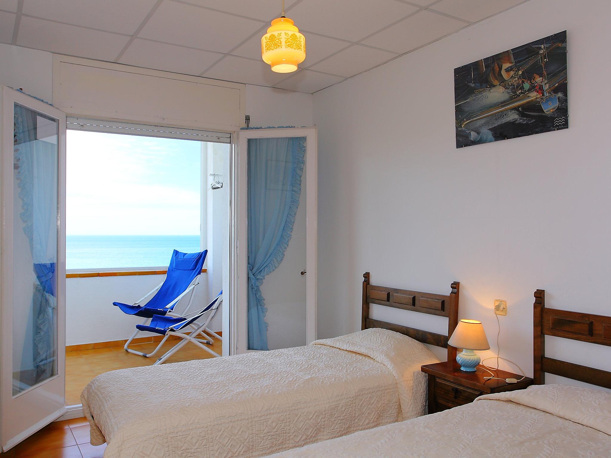 Photo 5 - Appartement de 2 chambres à Llançà avec terrasse et vues à la mer