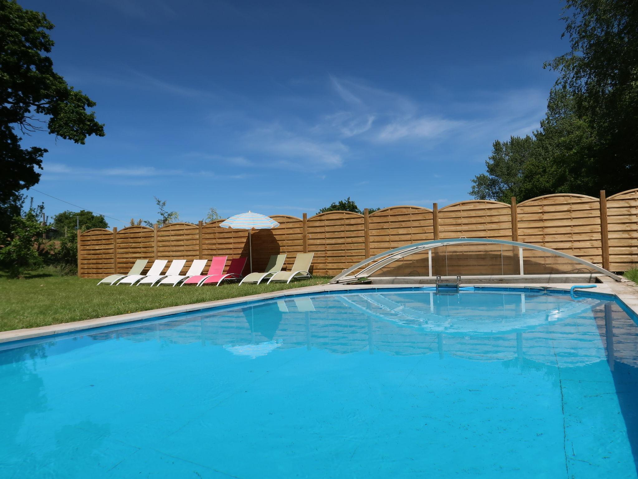 Foto 2 - Casa de 5 quartos em Ploumilliau com piscina privada e jardim