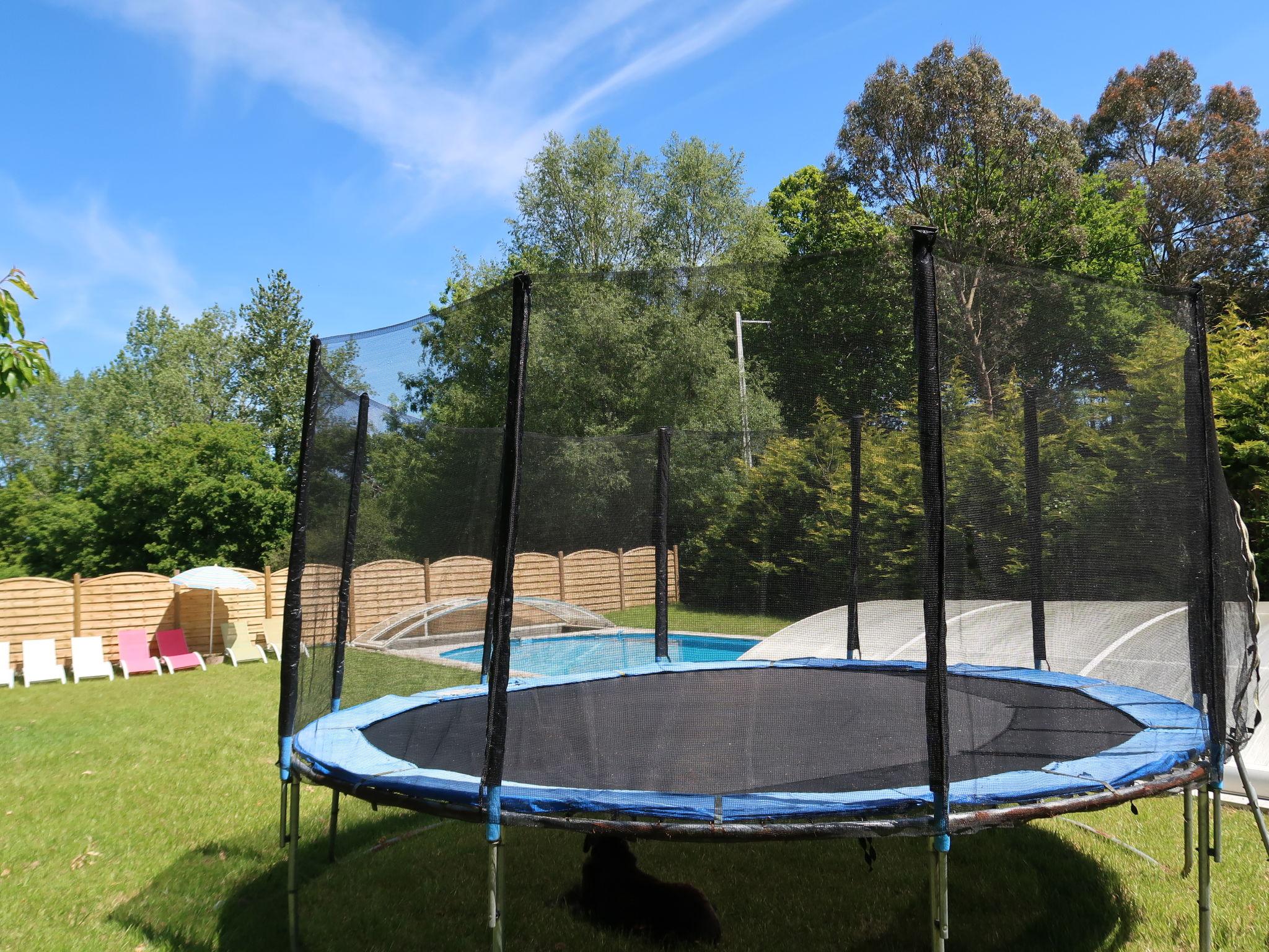 Photo 9 - Maison de 5 chambres à Ploumilliau avec piscine privée et jardin