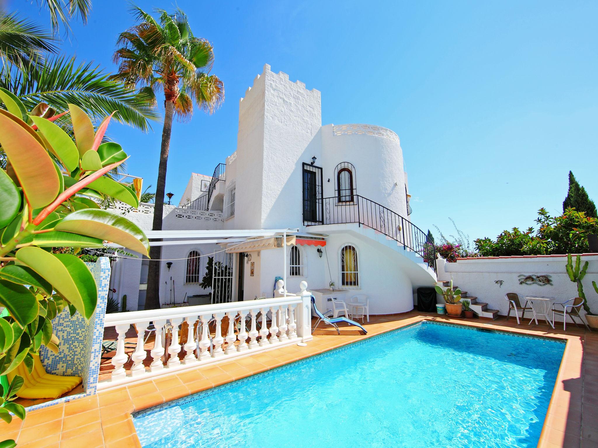 Foto 1 - Casa de 2 quartos em La Nucia com piscina privada e vistas do mar