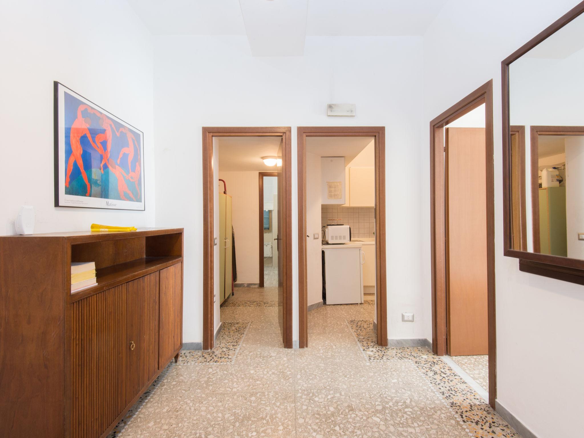 Foto 6 - Apartment mit 2 Schlafzimmern in Rom