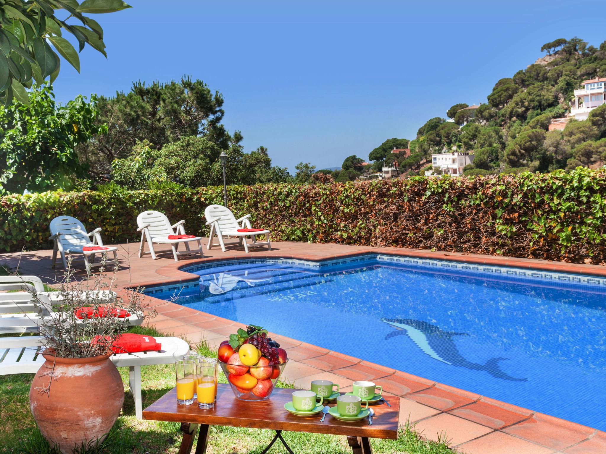 Foto 1 - Casa de 7 quartos em Lloret de Mar com piscina privada e jardim