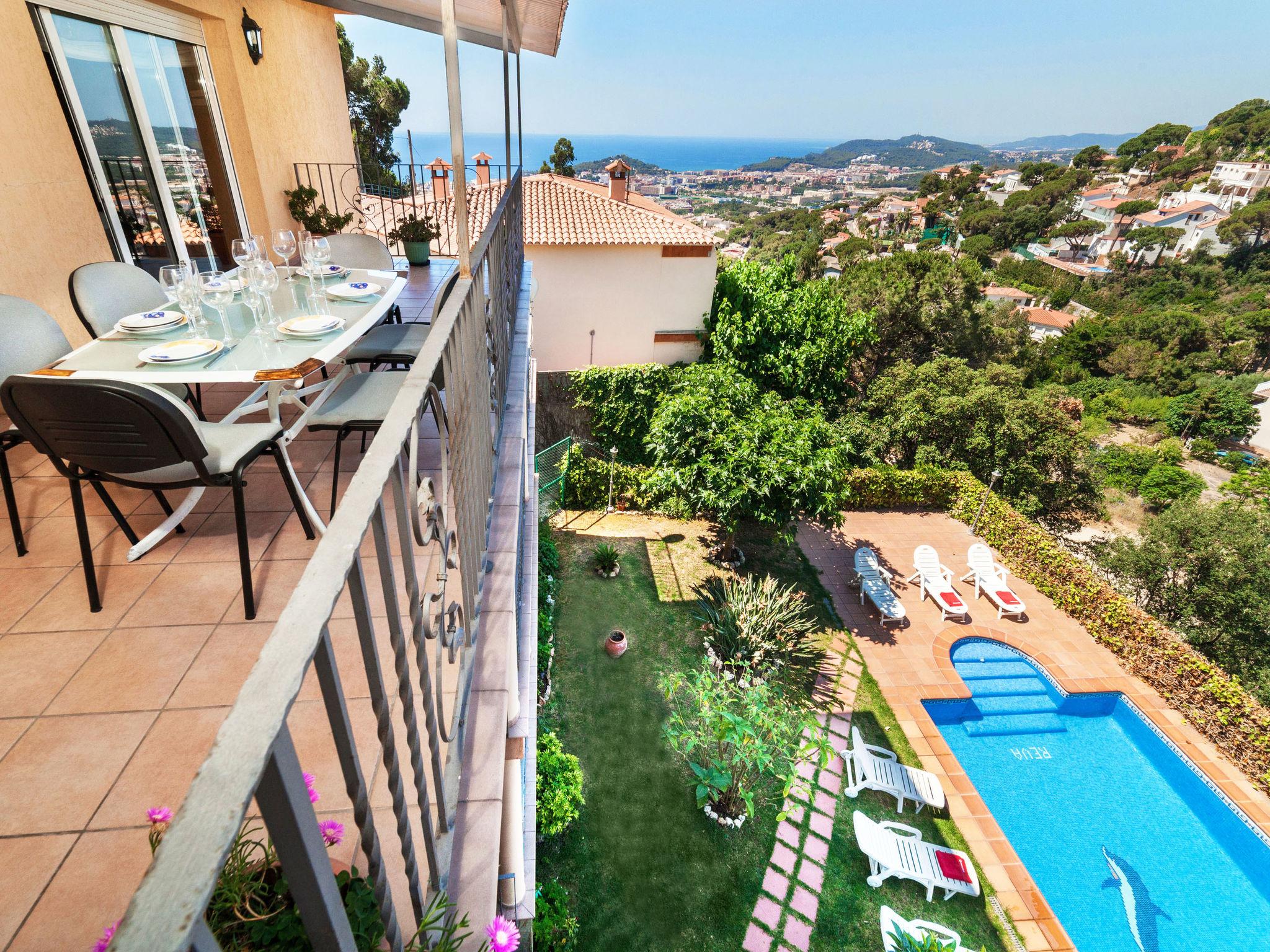 Foto 2 - Casa de 7 habitaciones en Lloret de Mar con piscina privada y jardín