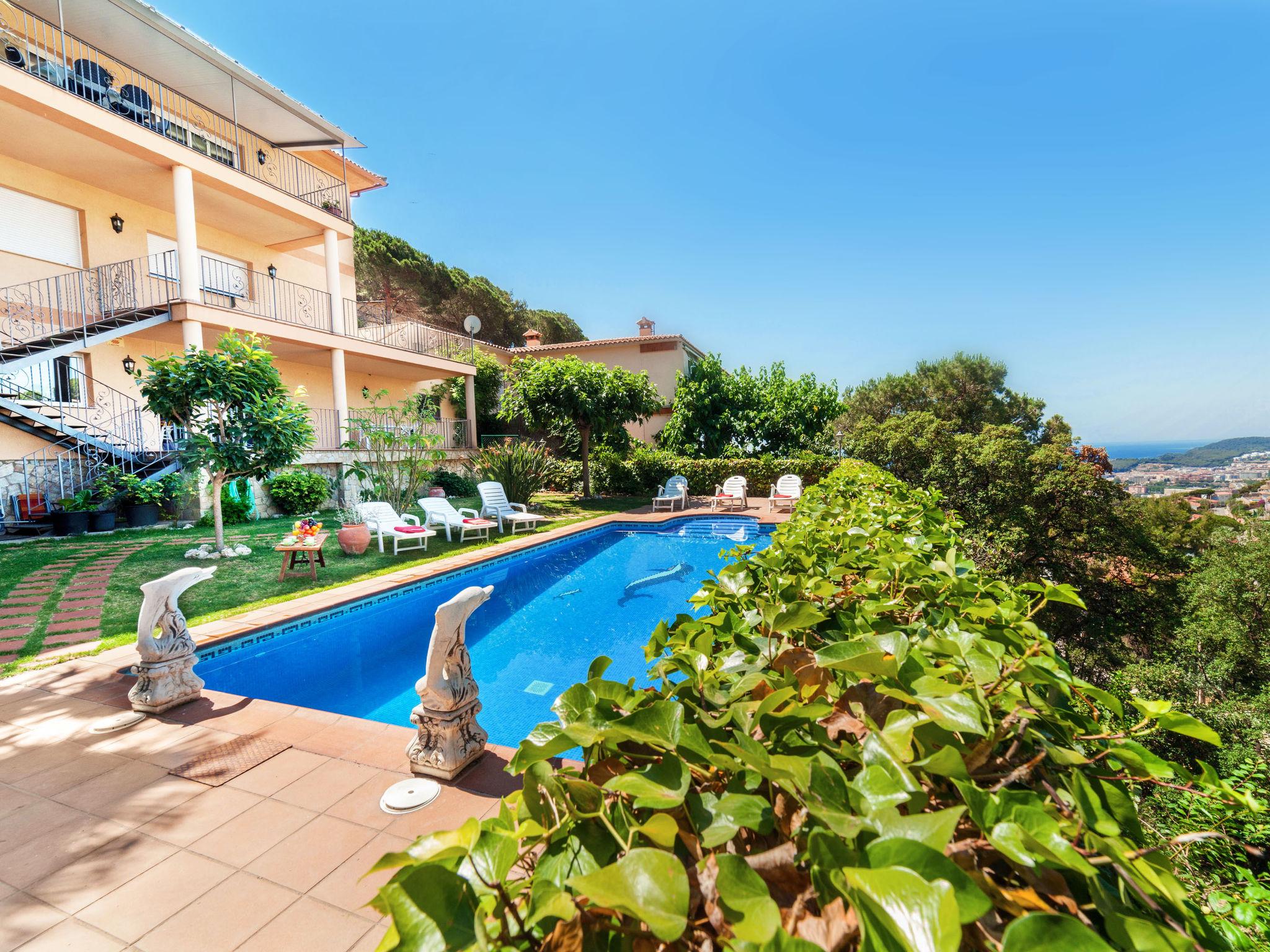 Foto 17 - Haus mit 7 Schlafzimmern in Lloret de Mar mit privater pool und garten