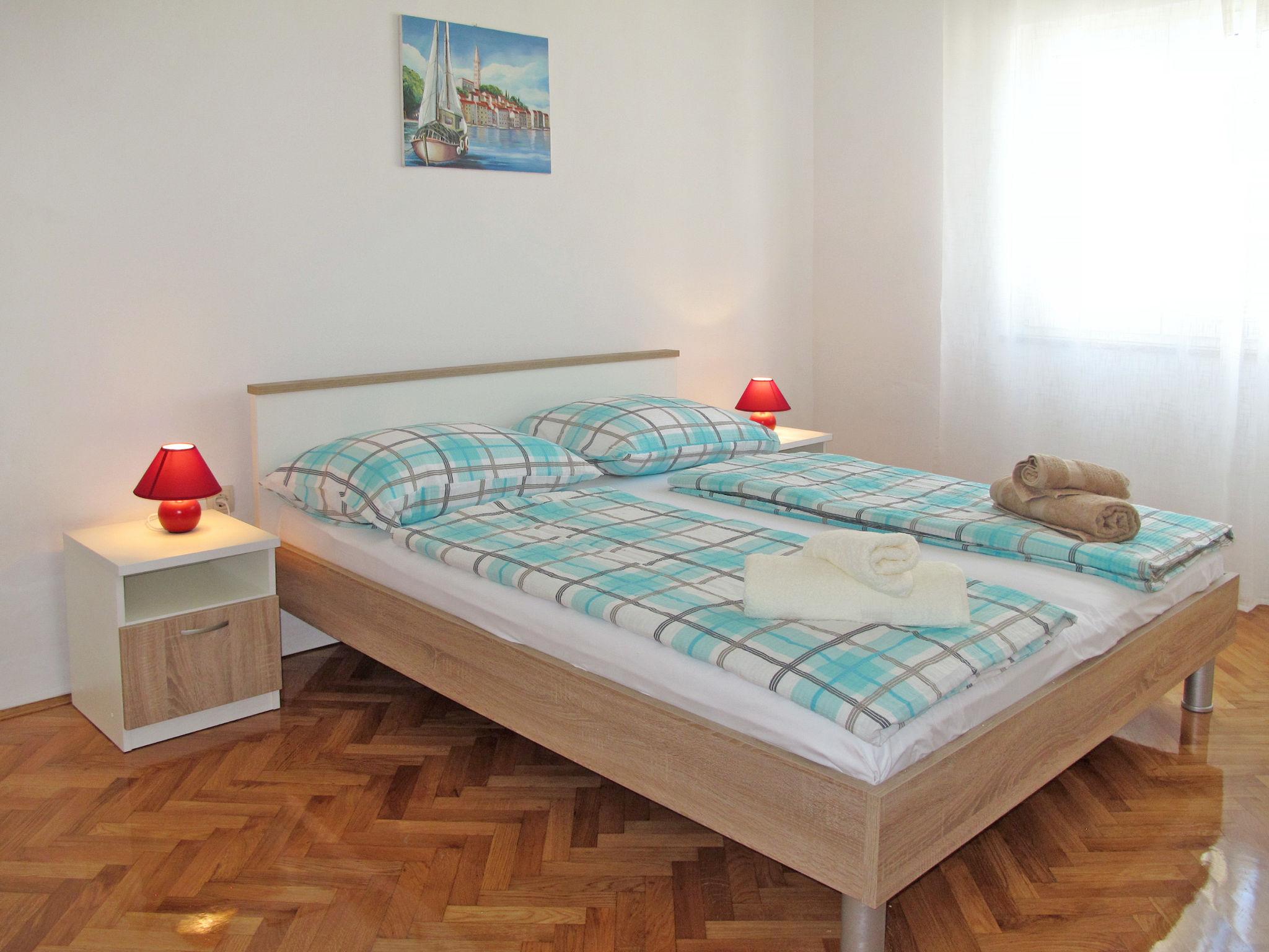 Foto 5 - Apartamento de 2 quartos em Novi Vinodolski com terraço e vistas do mar