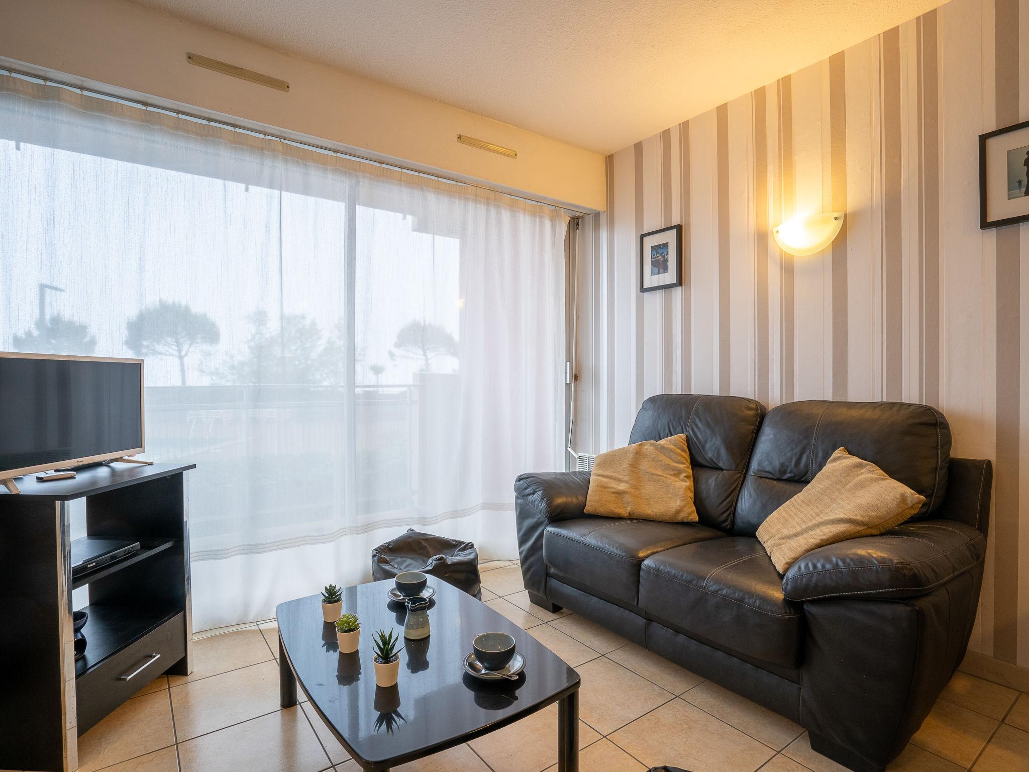 Photo 9 - 2 bedroom Apartment in Anglet with swimming pool and sea view