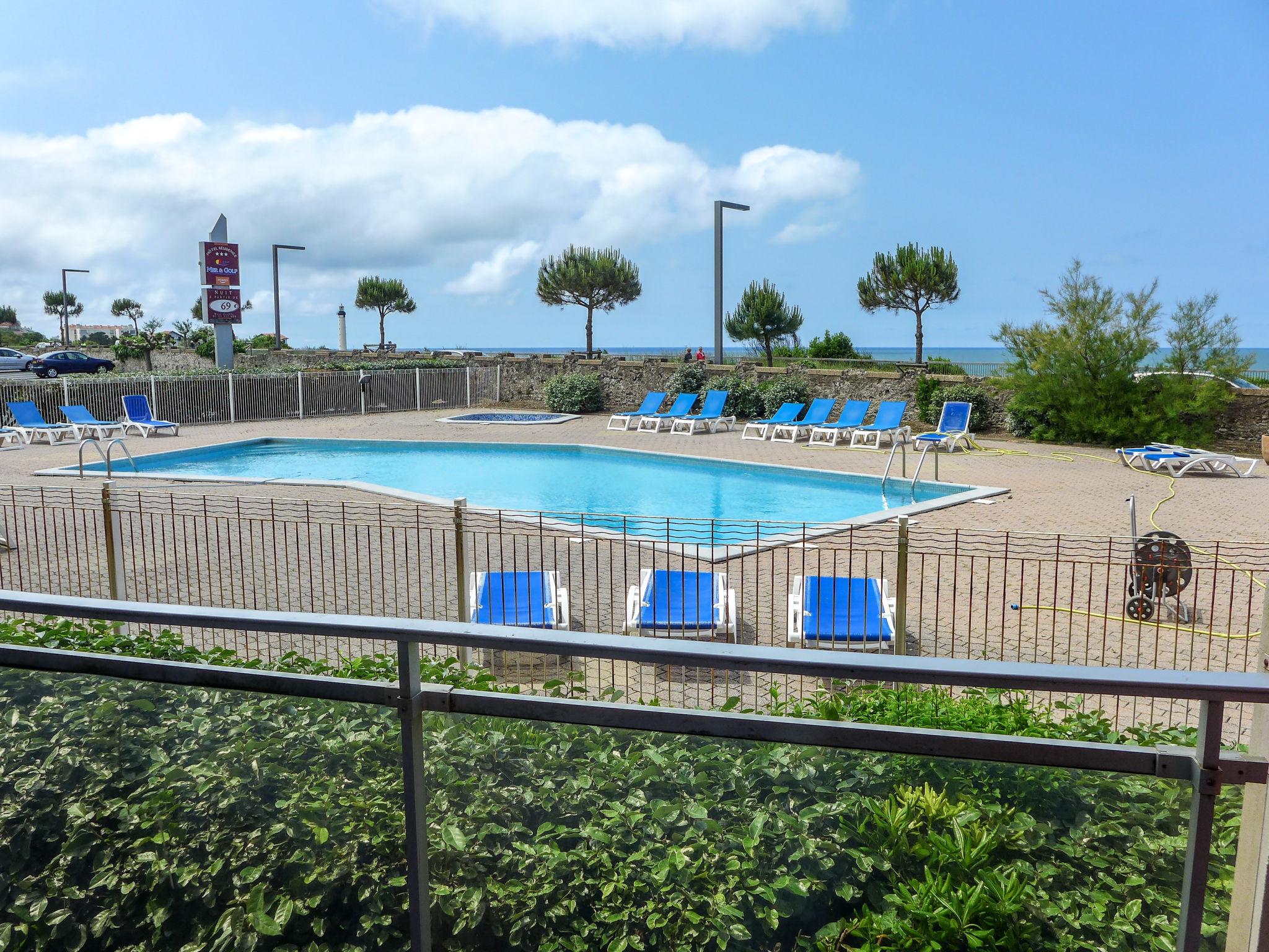 Foto 5 - Apartamento de 2 habitaciones en Anglet con piscina y vistas al mar