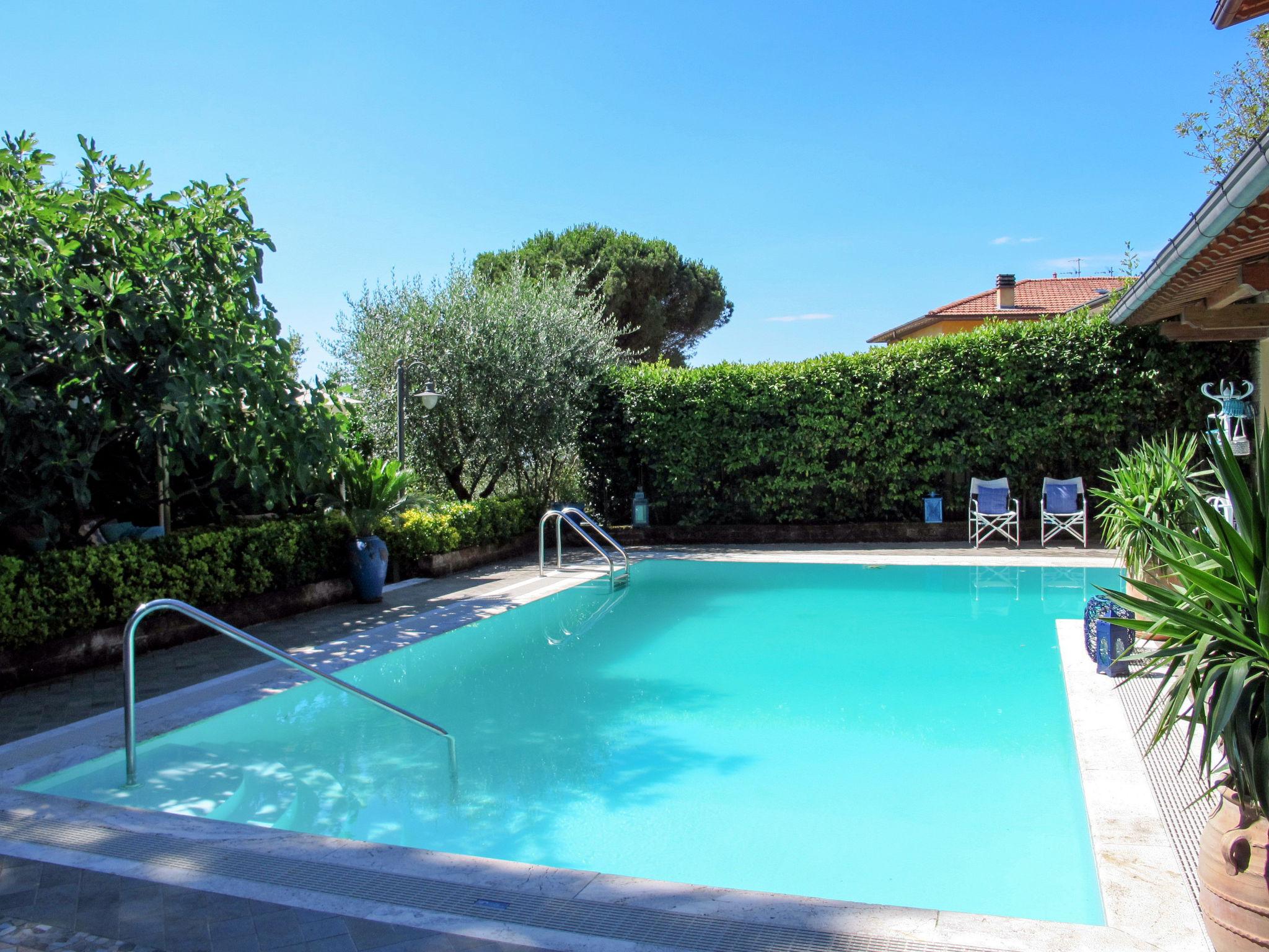 Photo 2 - Maison de 5 chambres à Massarosa avec piscine privée et vues à la mer