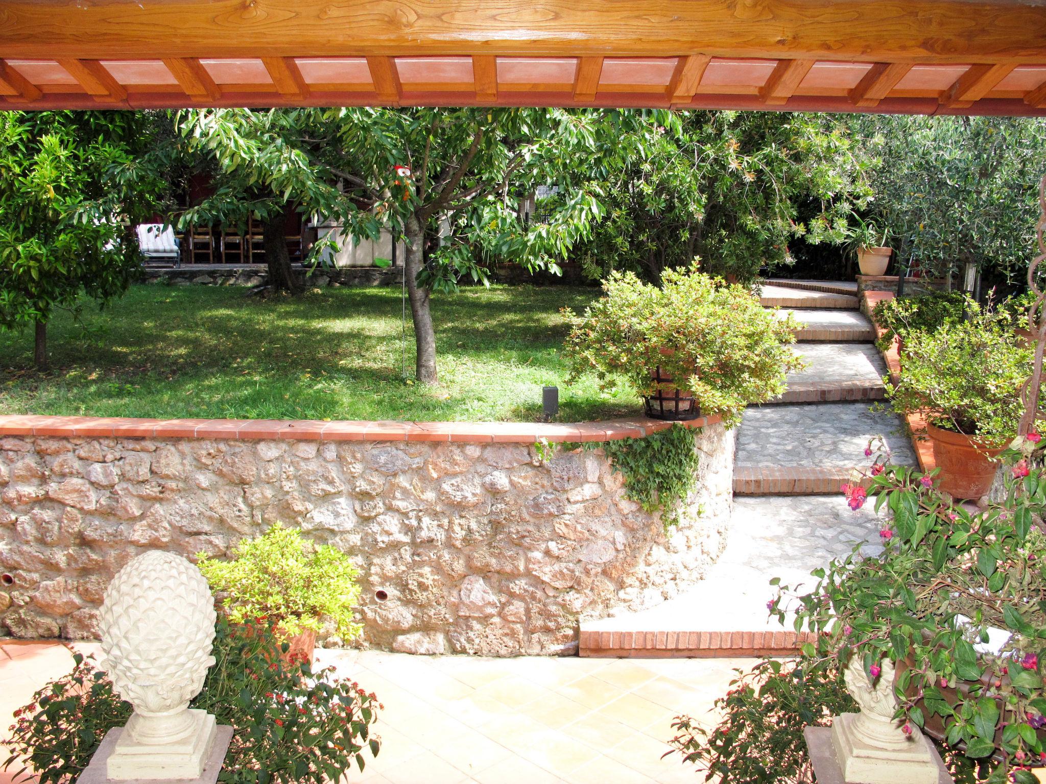 Photo 43 - 5 bedroom House in Massarosa with private pool and garden