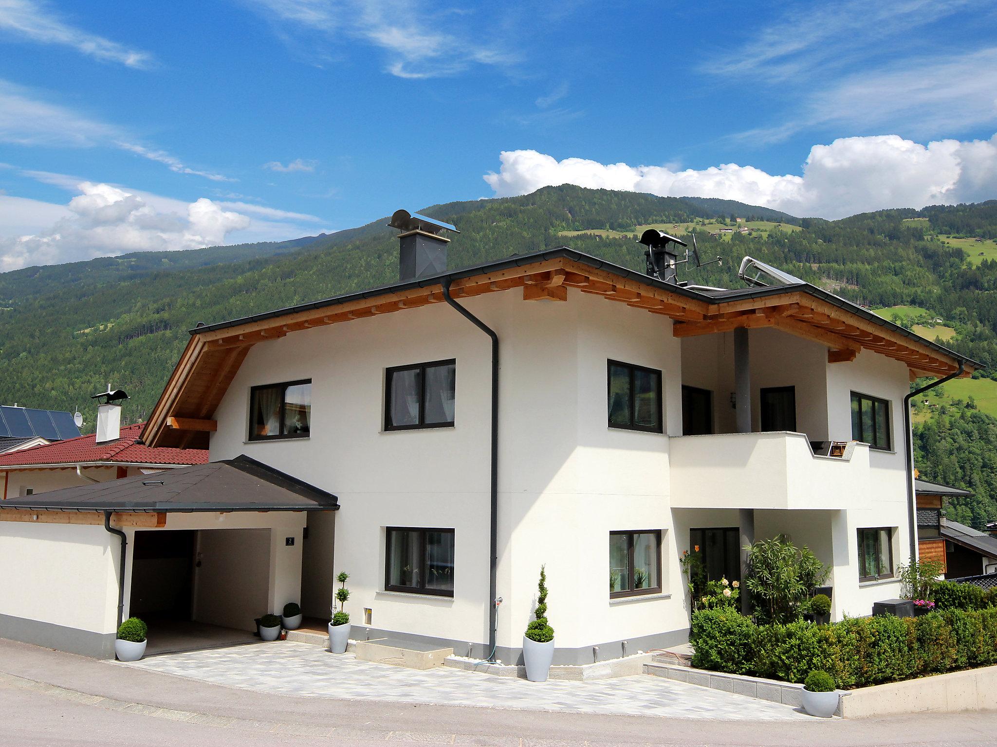 Foto 1 - Appartamento con 1 camera da letto a Aschau im Zillertal con terrazza e vista sulle montagne