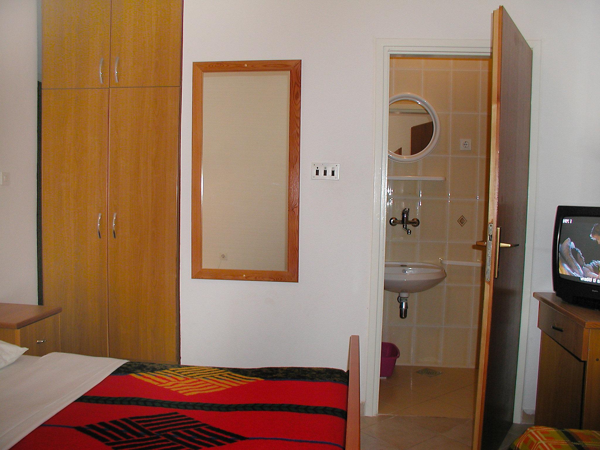 Foto 5 - Apartment mit 1 Schlafzimmer in Kali mit schwimmbad und blick aufs meer
