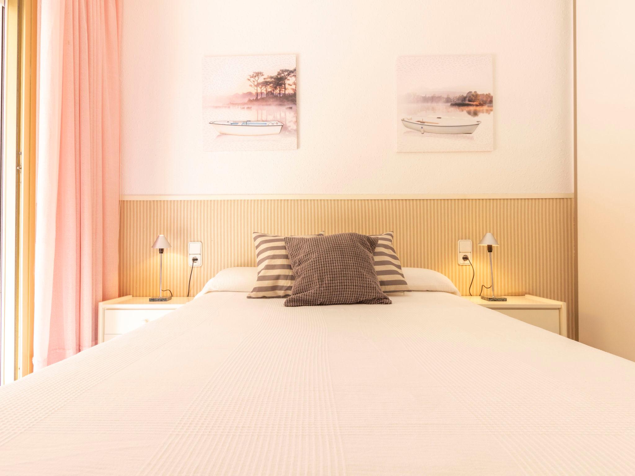 Foto 5 - Appartamento con 2 camere da letto a Cambrils con piscina e vista mare