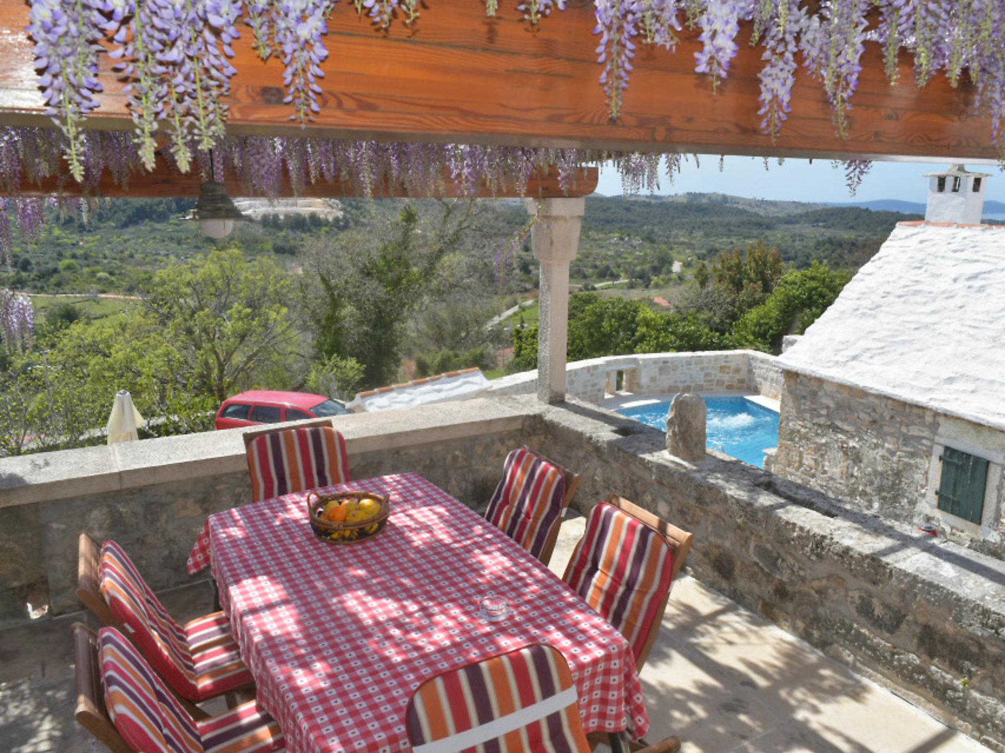 Foto 3 - Casa de 2 quartos em Nerežišća com piscina privada e vistas do mar