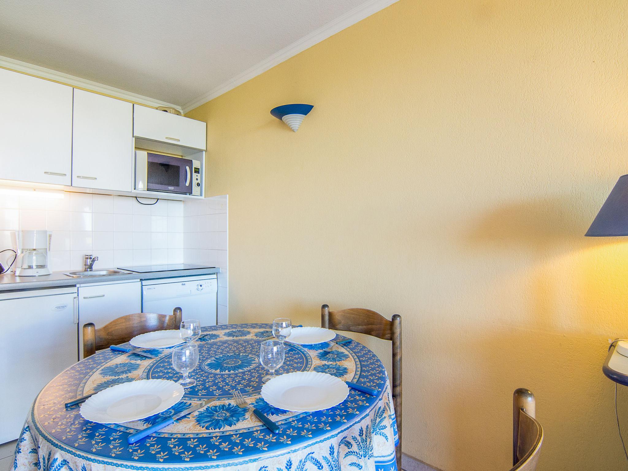 Photo 8 - 1 bedroom Apartment in Cogolin with swimming pool and garden