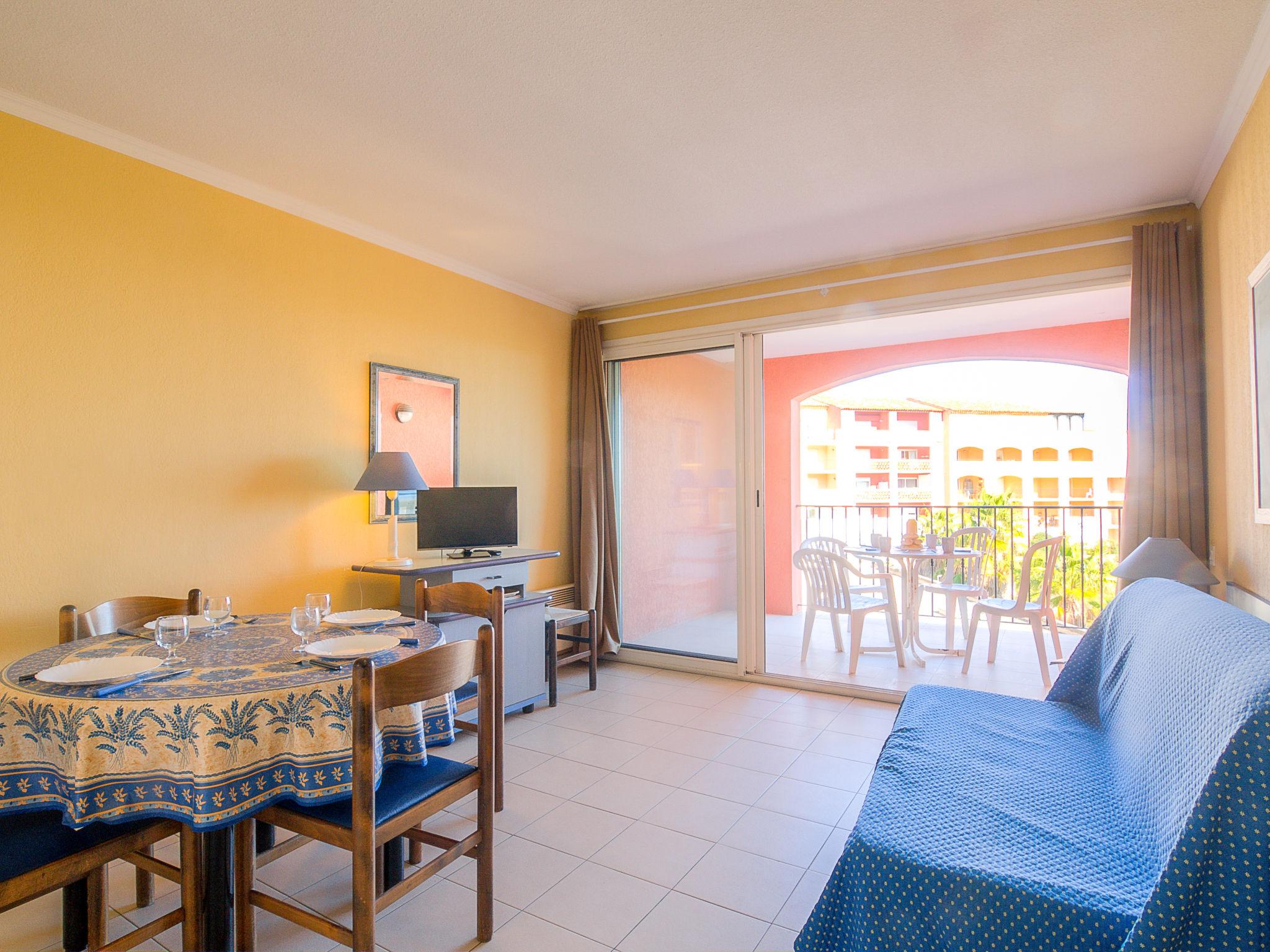 Photo 6 - 1 bedroom Apartment in Cogolin with swimming pool and sea view