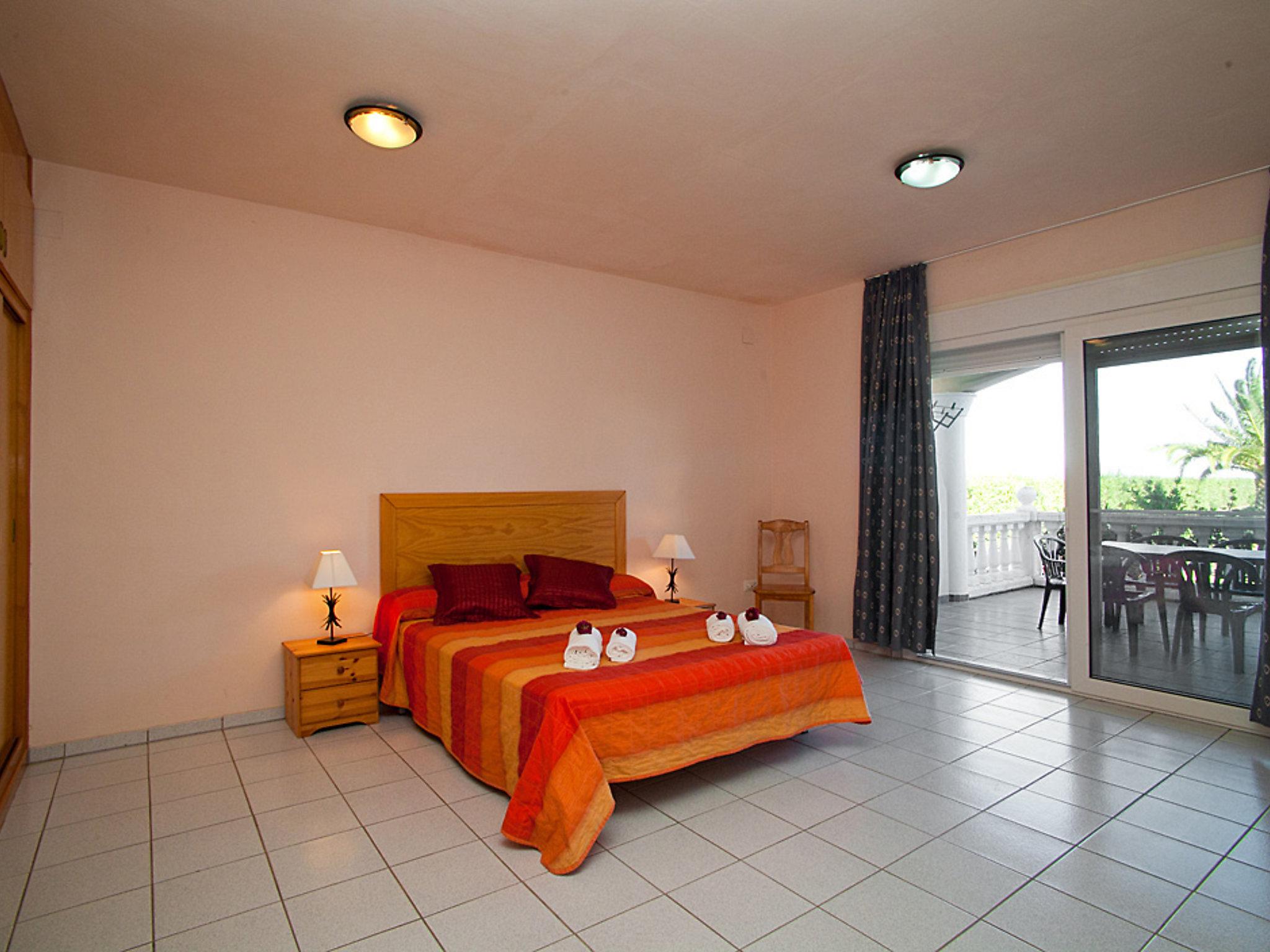 Photo 5 - 3 bedroom Apartment in Deltebre with swimming pool and garden