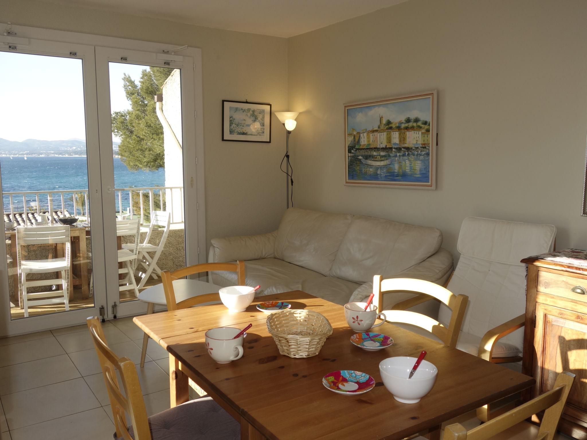 Foto 7 - Apartamento de 2 quartos em Saint-Cyr-sur-Mer com vistas do mar