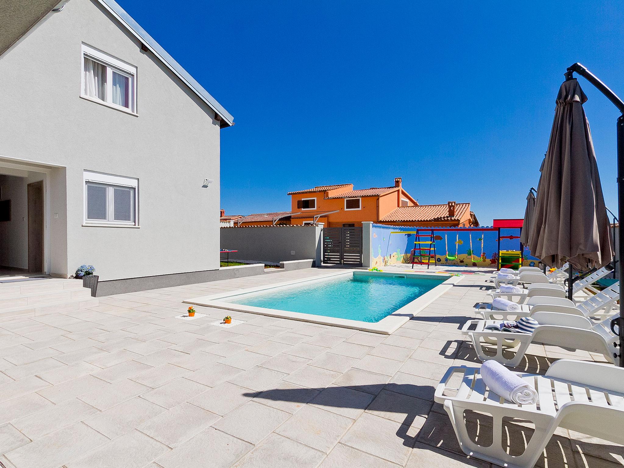 Foto 21 - Apartamento de 2 habitaciones en Marčana con piscina privada y vistas al mar