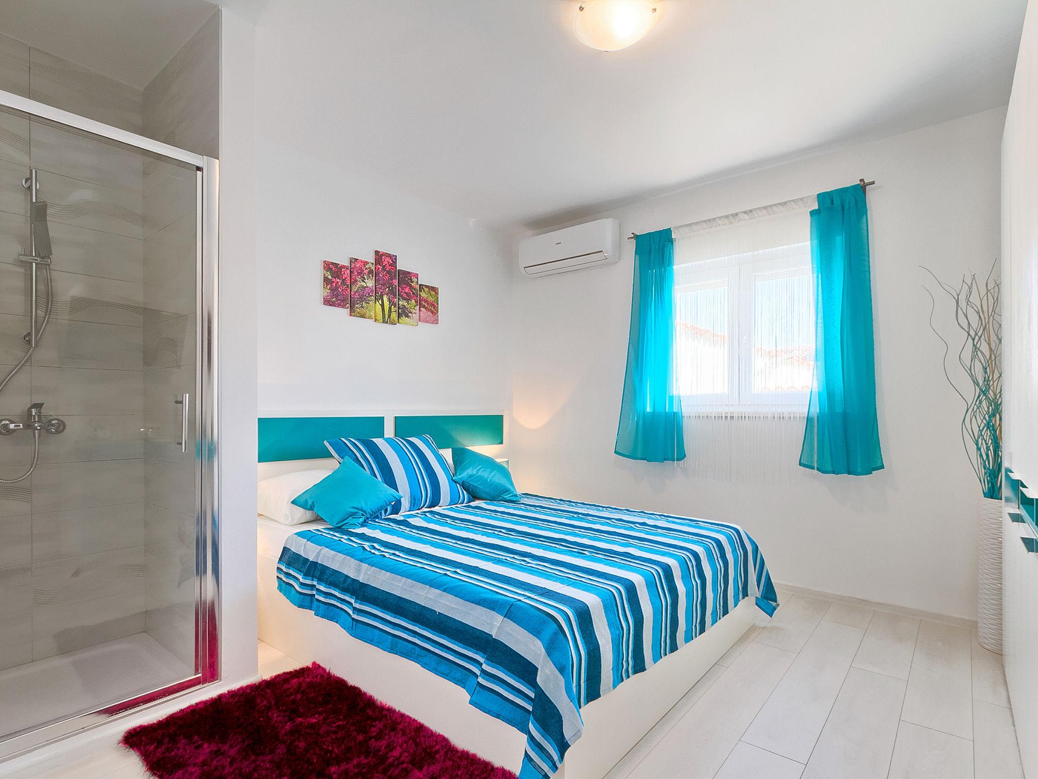 Foto 7 - Appartamento con 2 camere da letto a Marčana con piscina privata e vista mare