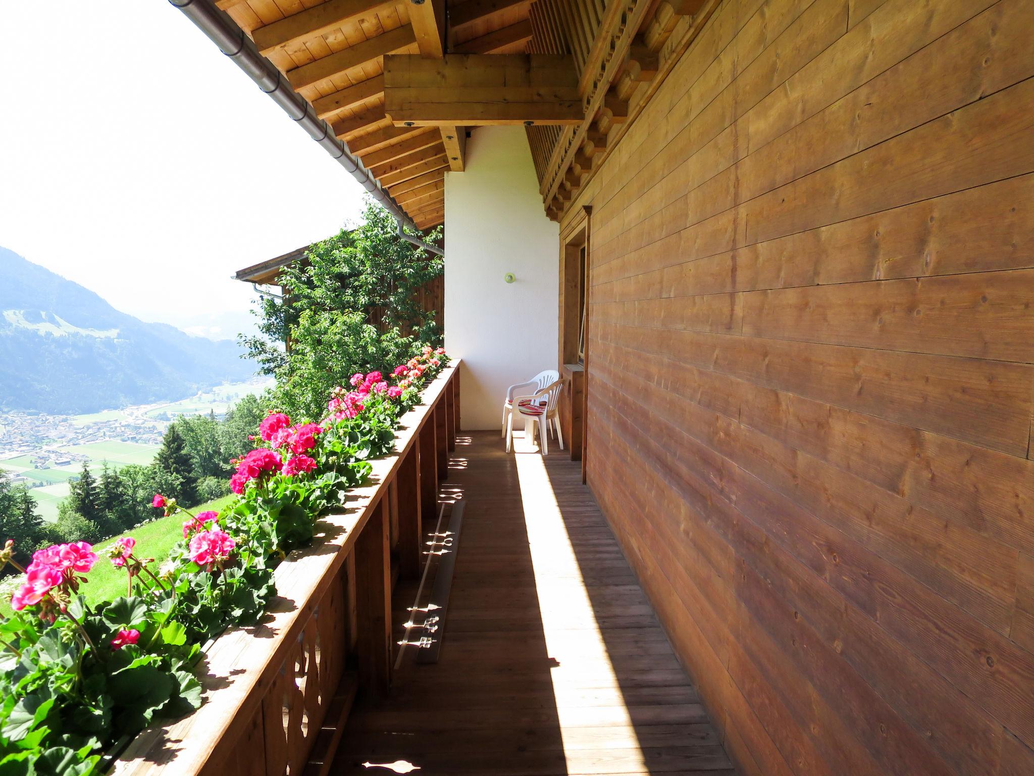 Photo 15 - Appartement de 2 chambres à Hart im Zillertal avec jardin