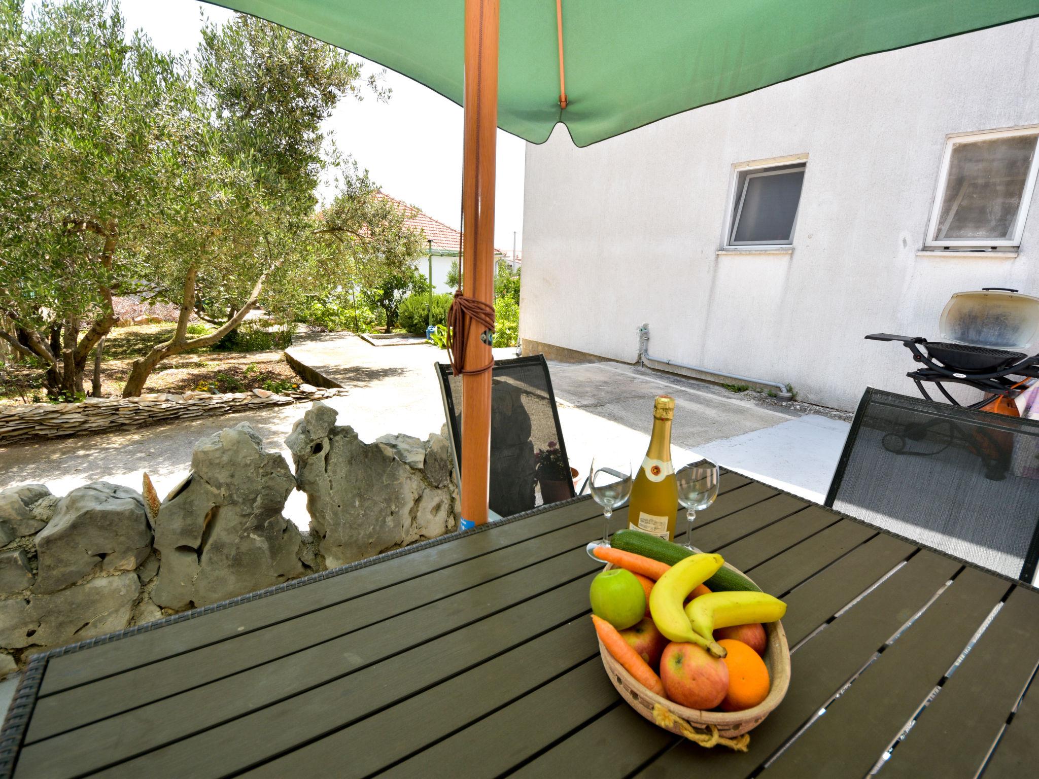 Photo 14 - 2 bedroom House in Sibenik with garden and terrace