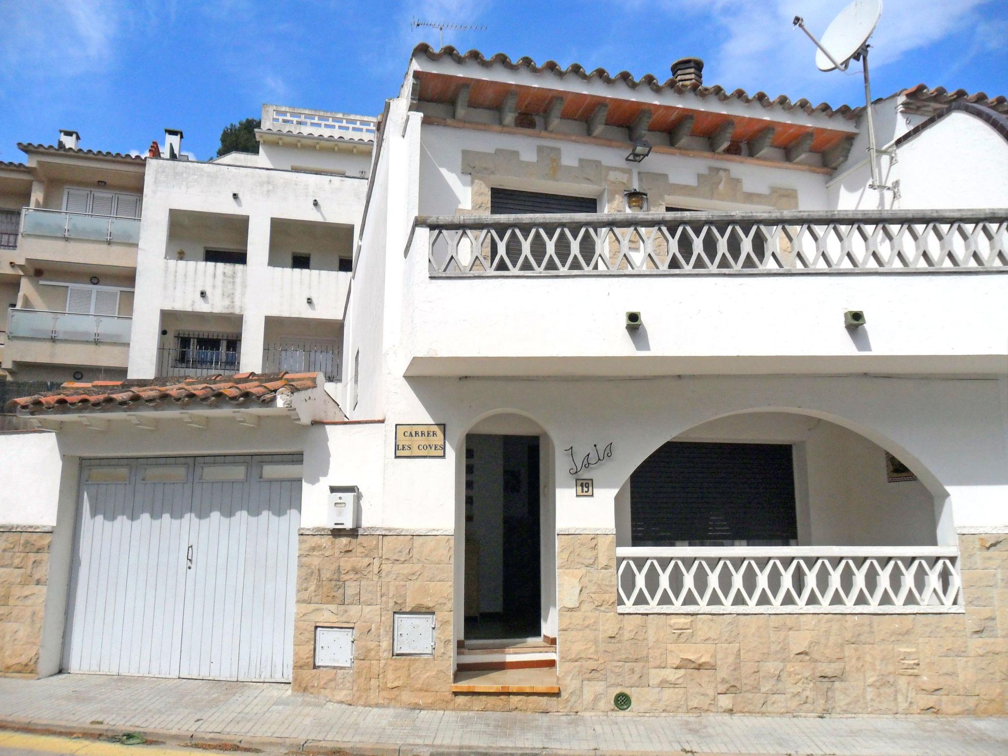 Photo 16 - Maison de 3 chambres à l'Escala avec jardin et terrasse