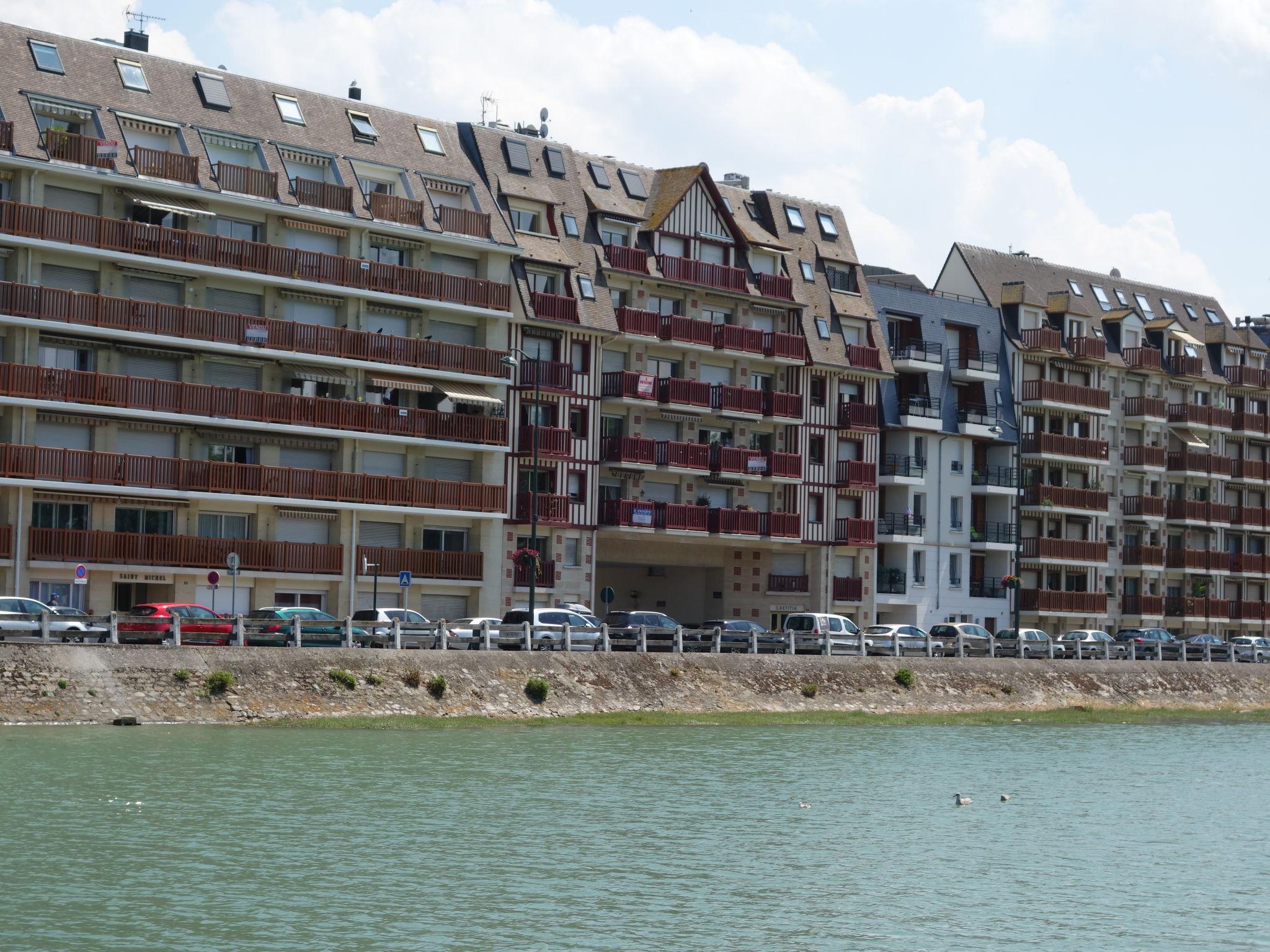 Foto 26 - Apartment mit 2 Schlafzimmern in Trouville-sur-Mer mit blick aufs meer