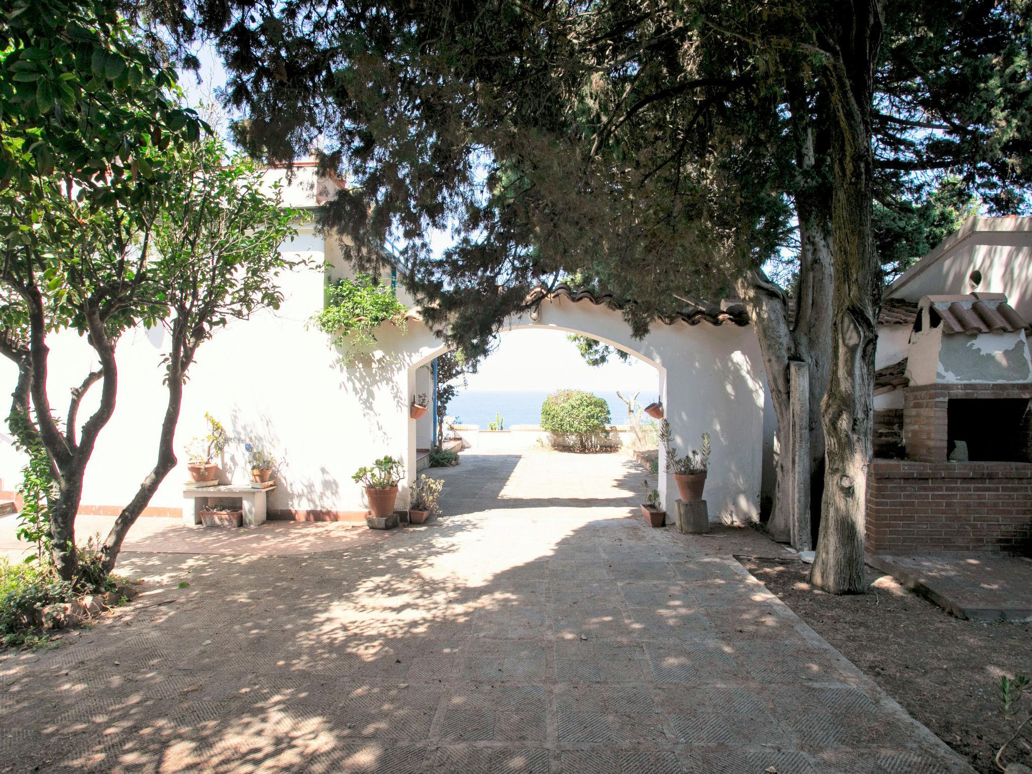 Photo 31 - Appartement de 2 chambres à Ricadi avec jardin et vues à la mer