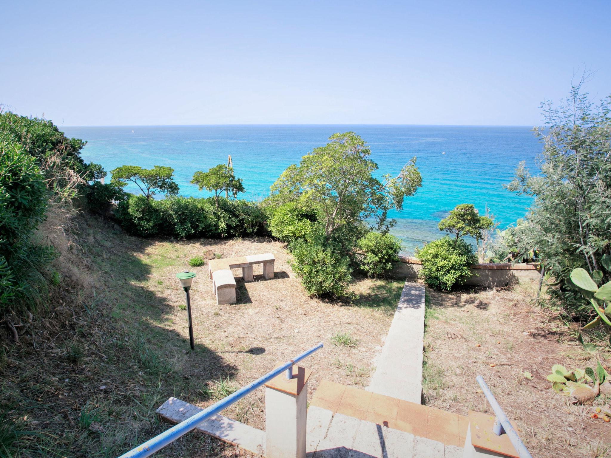 Photo 33 - Appartement de 2 chambres à Ricadi avec jardin et vues à la mer