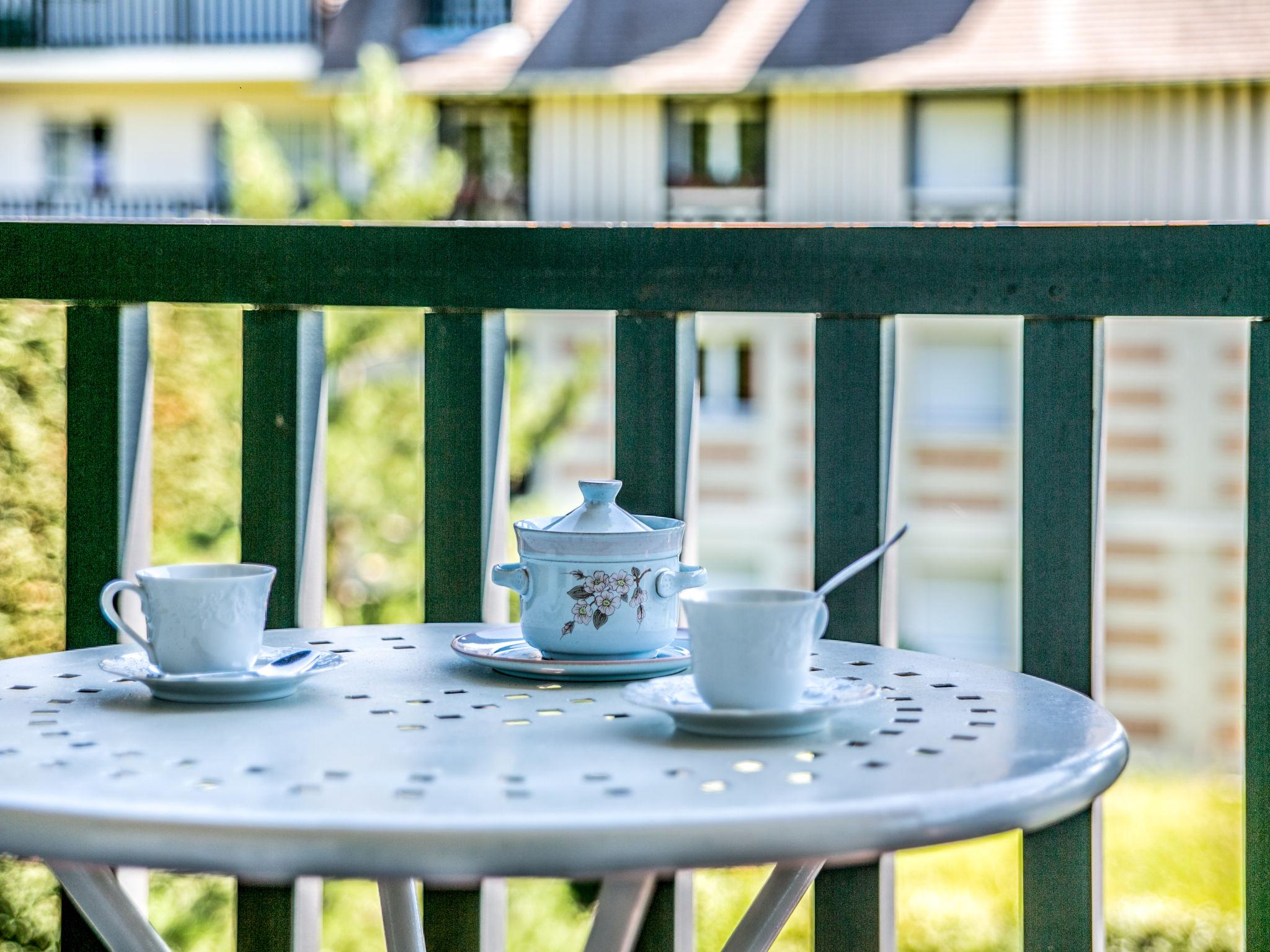 Photo 3 - Apartment in Blonville-sur-Mer with terrace and sea view