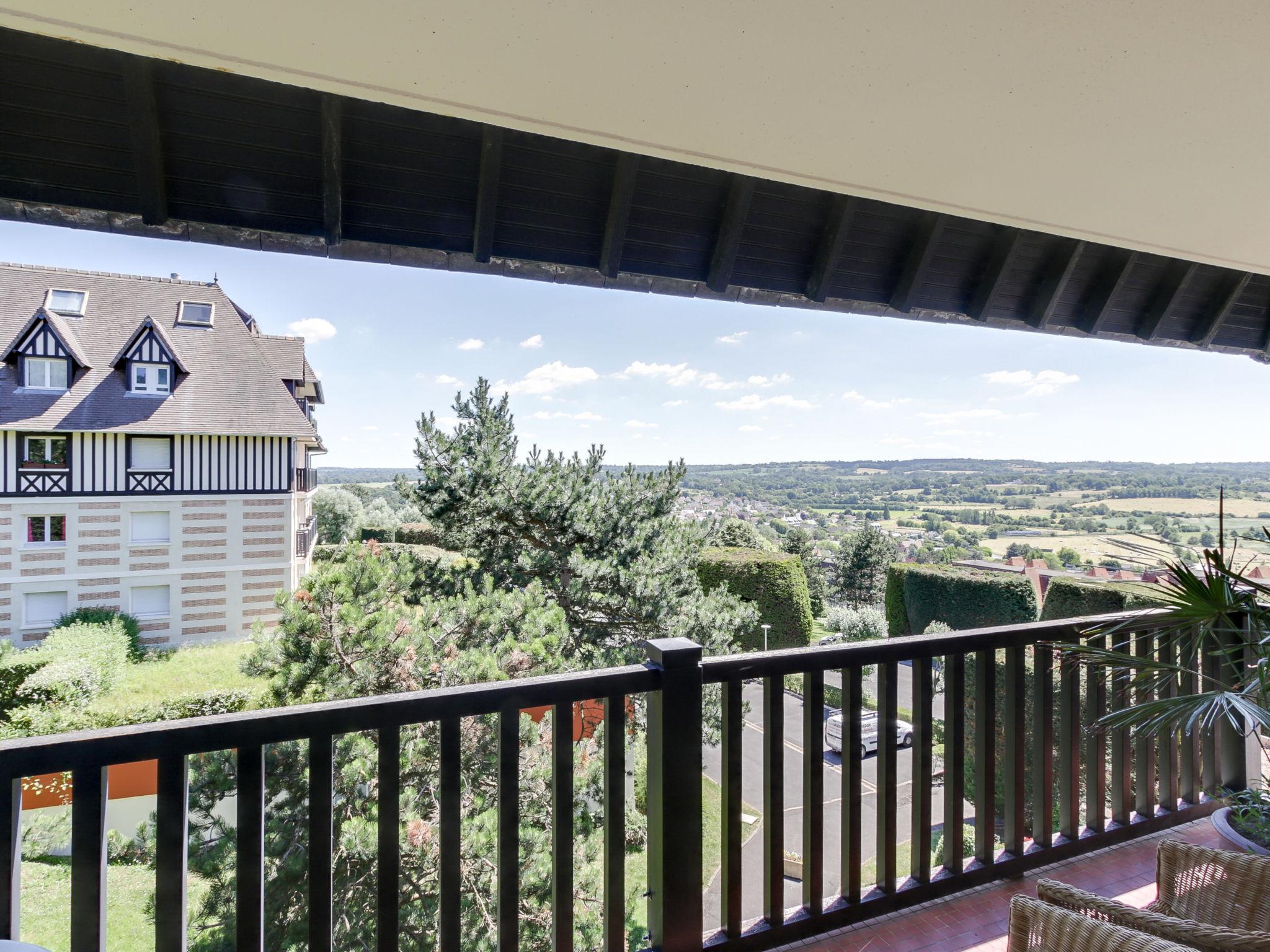 Photo 12 - Apartment in Blonville-sur-Mer with terrace and sea view