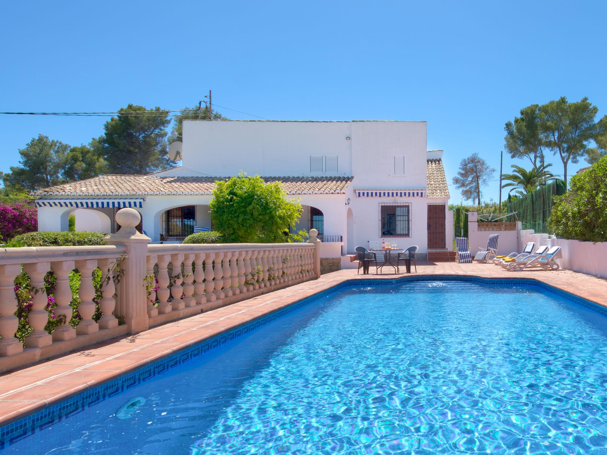 Foto 1 - Casa de 4 habitaciones en Jávea con piscina privada y jardín