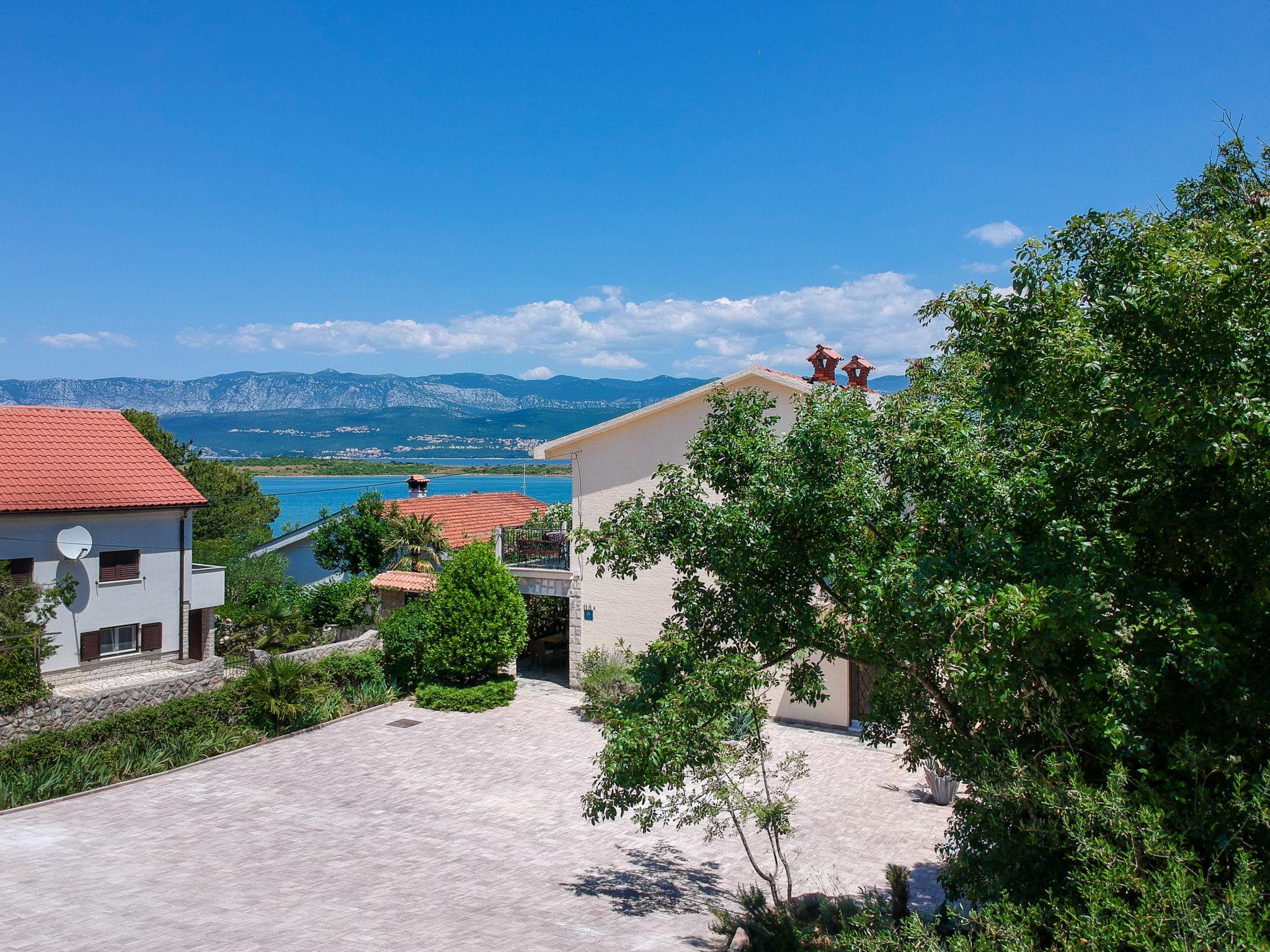 Photo 13 - Maison de 4 chambres à Dobrinj avec terrasse et vues à la mer