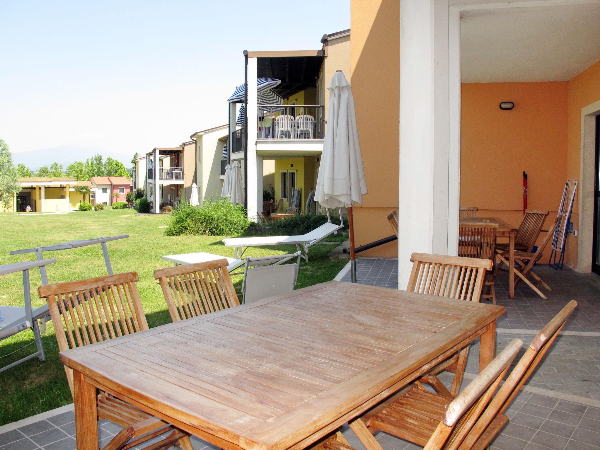 Foto 5 - Apartamento de 2 quartos em Castelnuovo del Garda com piscina e vista para a montanha